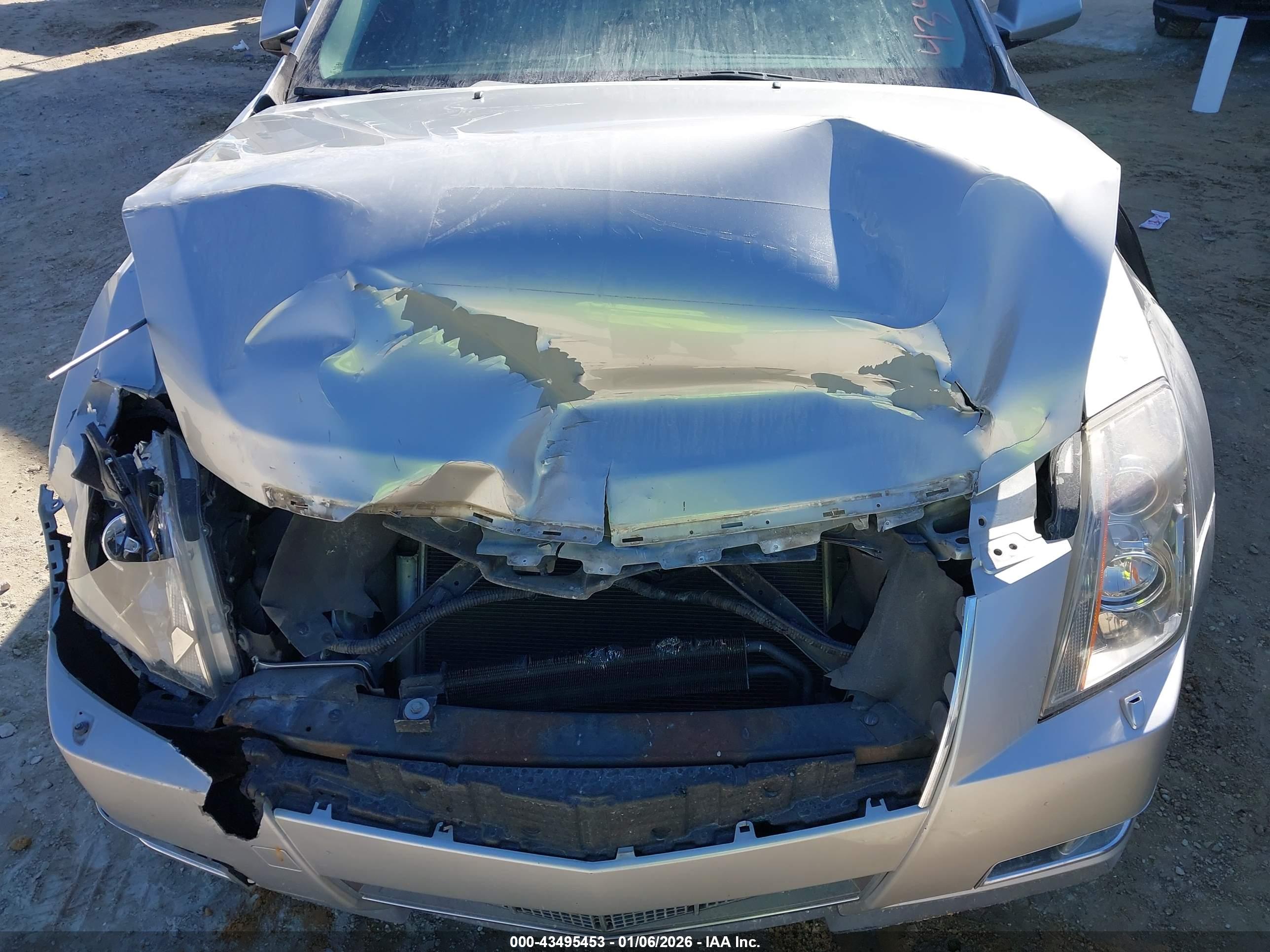 CADILLAC CTS image 6