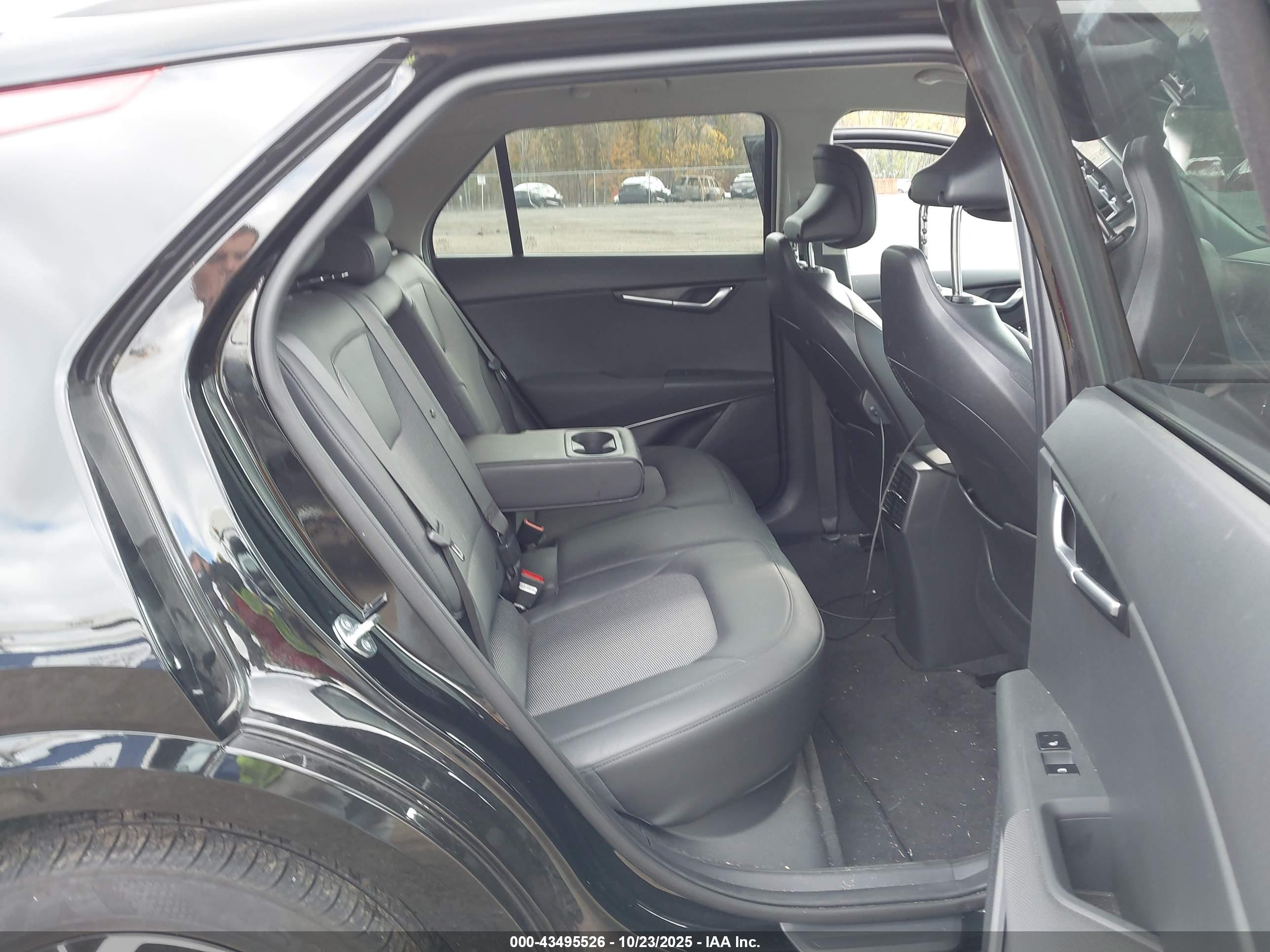 KIA NIRO image 8