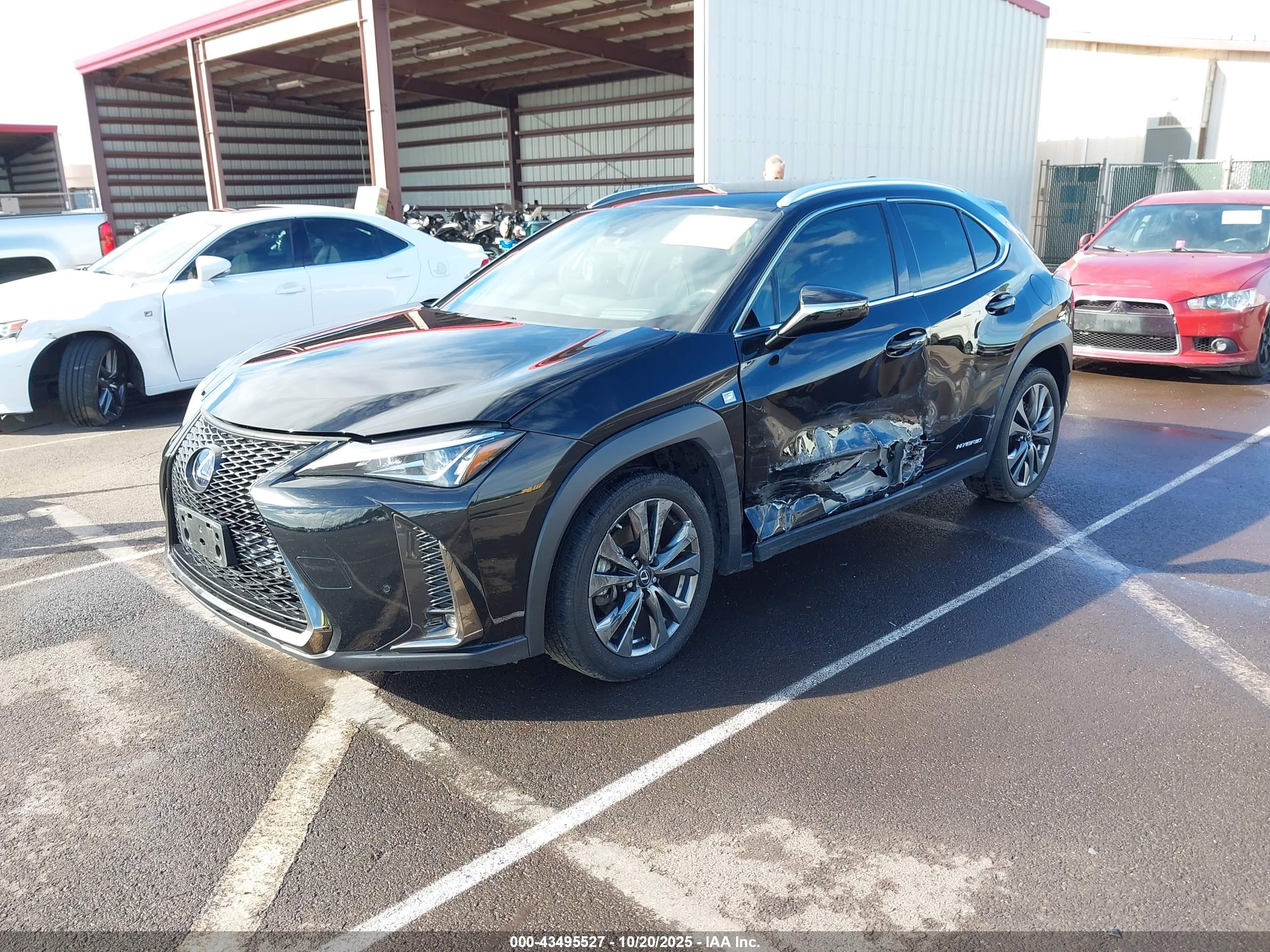 LEXUS UX image 2