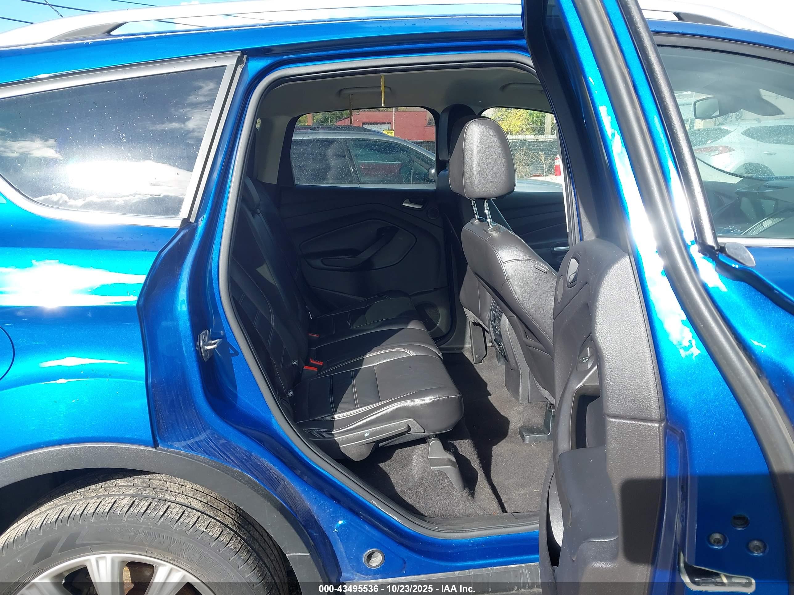 FORD ESCAPE image 8