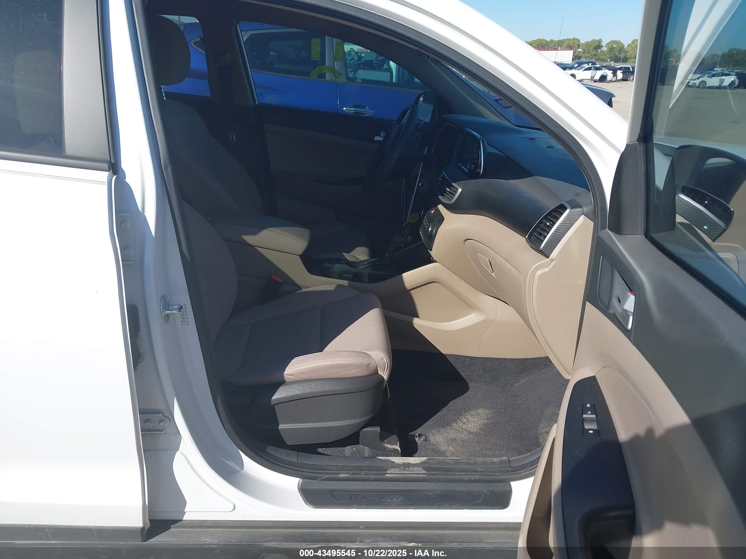HYUNDAI TUCSON image 5