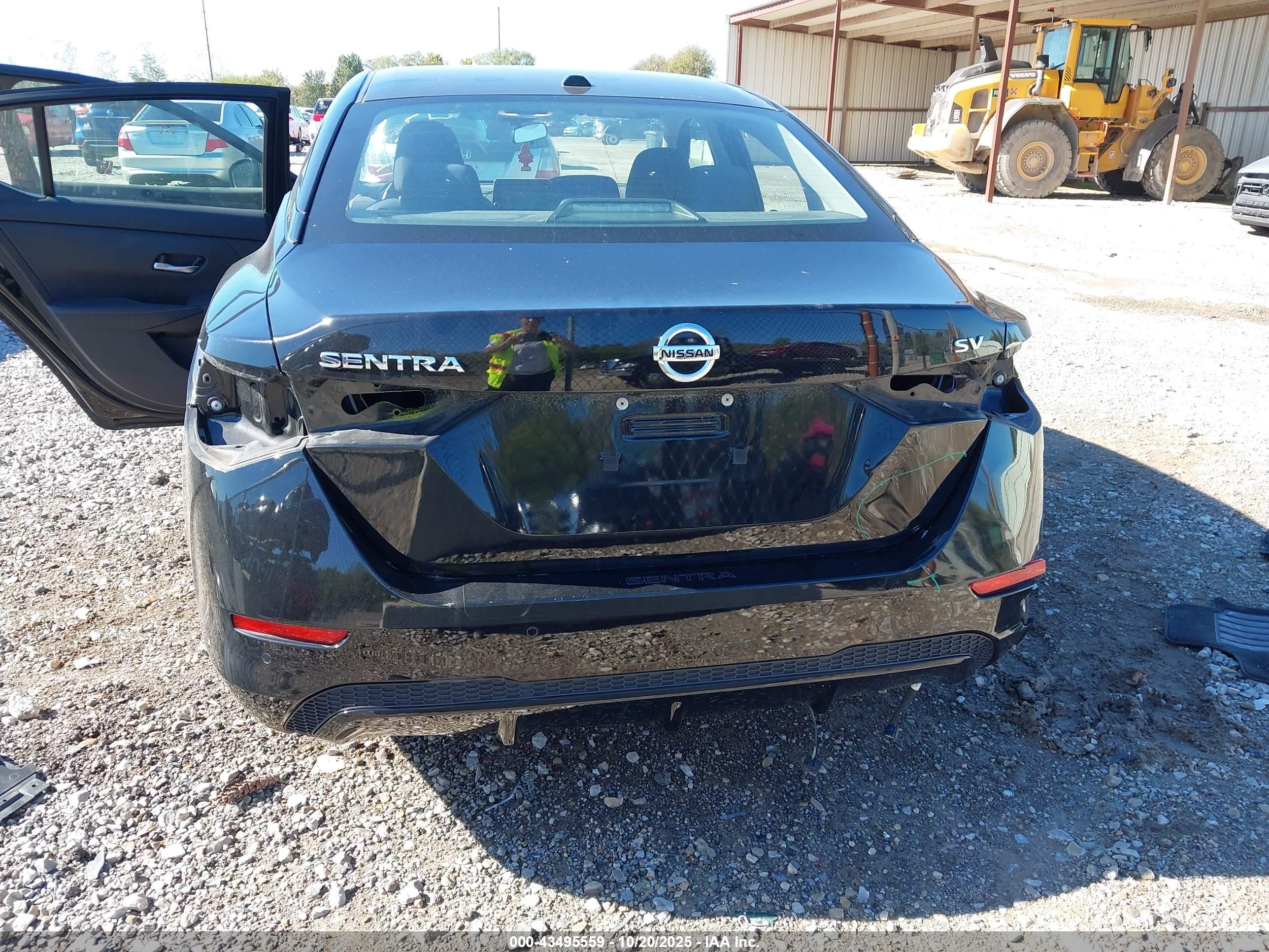 NISSAN SENTRA image 6