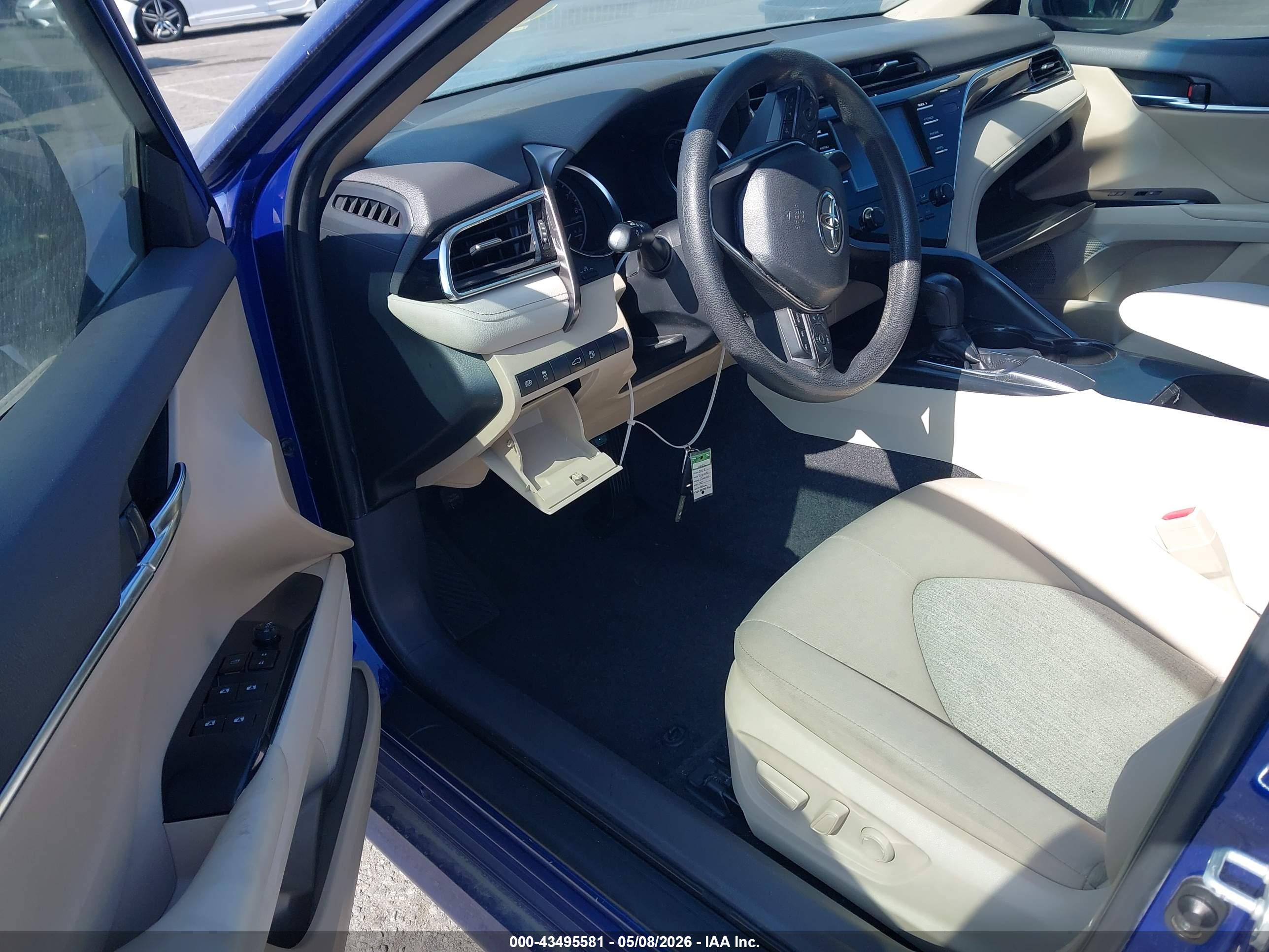 TOYOTA CAMRY image 11