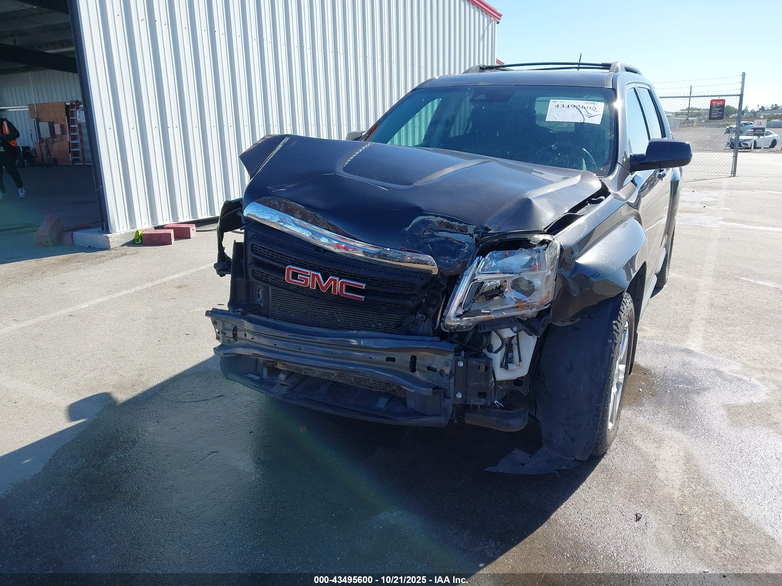 GMC TERRAIN image 6