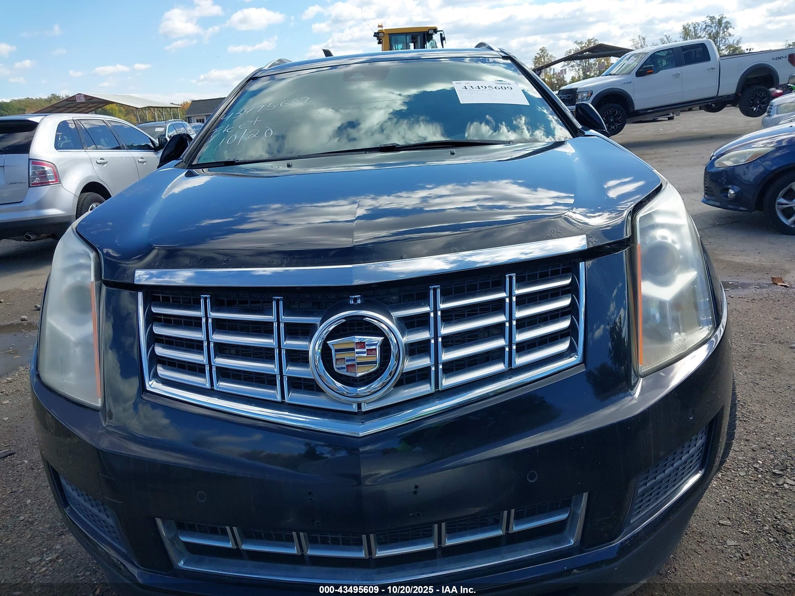 CADILLAC SRX image 6