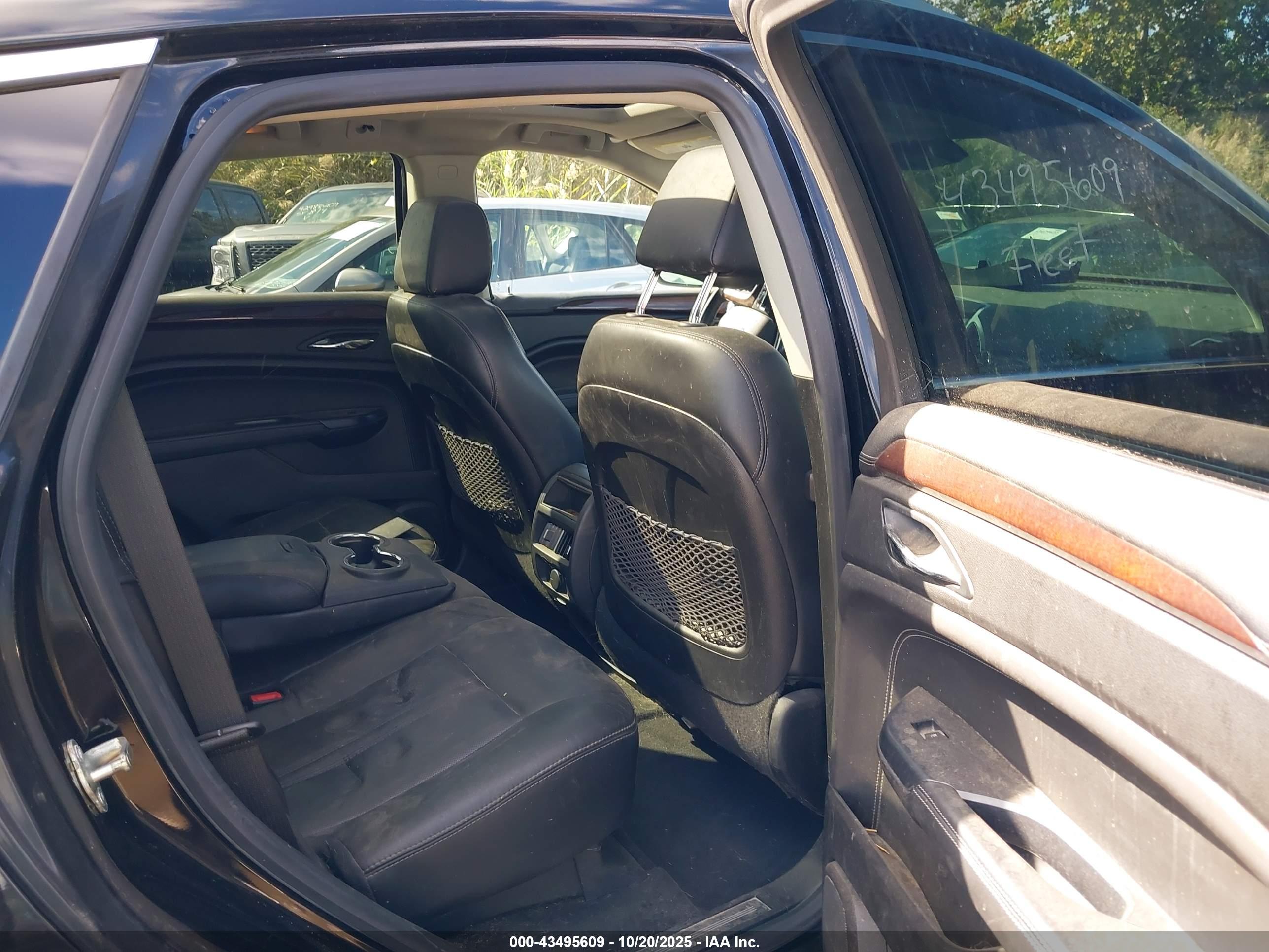 CADILLAC SRX image 8