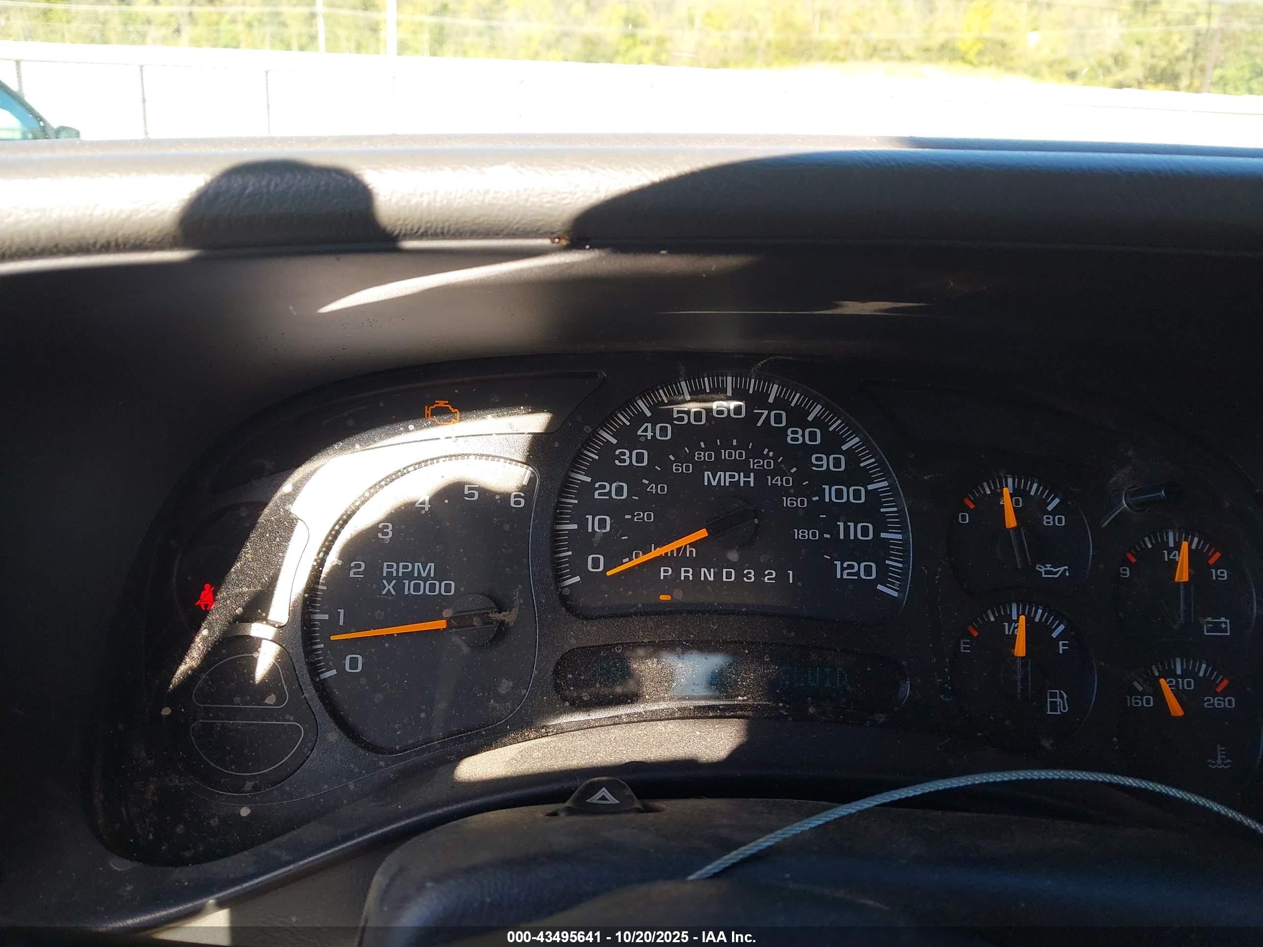 CHEVROLET SILVERADO image 7