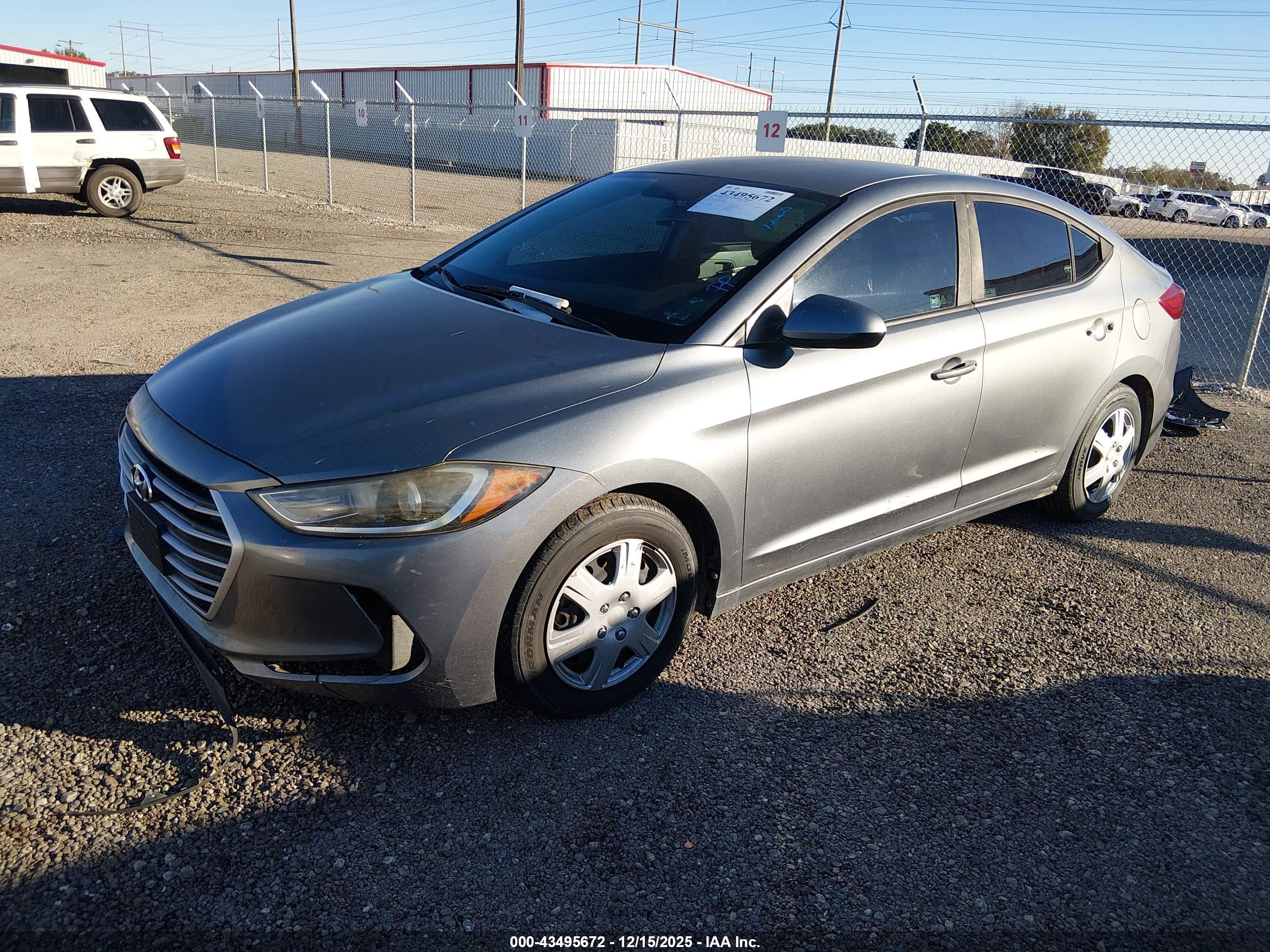 HYUNDAI ELANTRA image 2