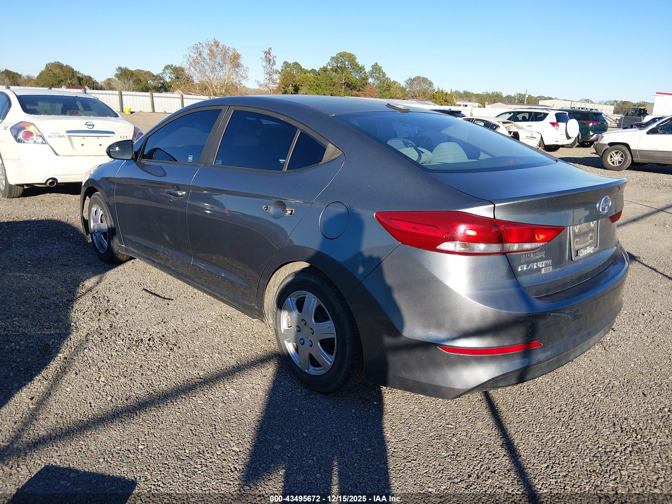 HYUNDAI ELANTRA image 3