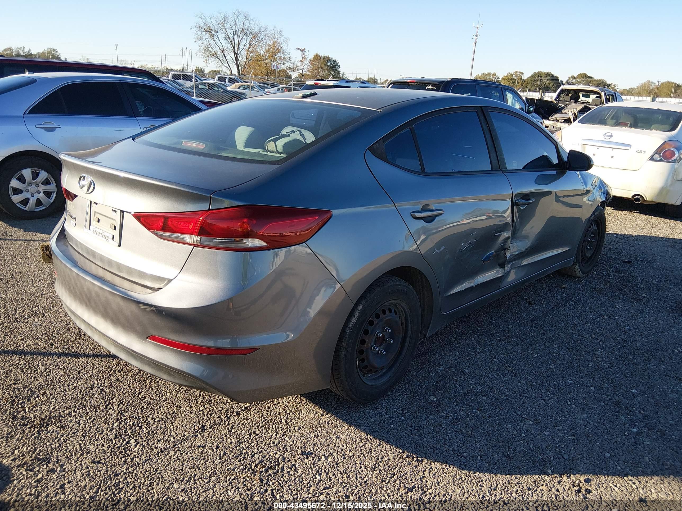 HYUNDAI ELANTRA image 4