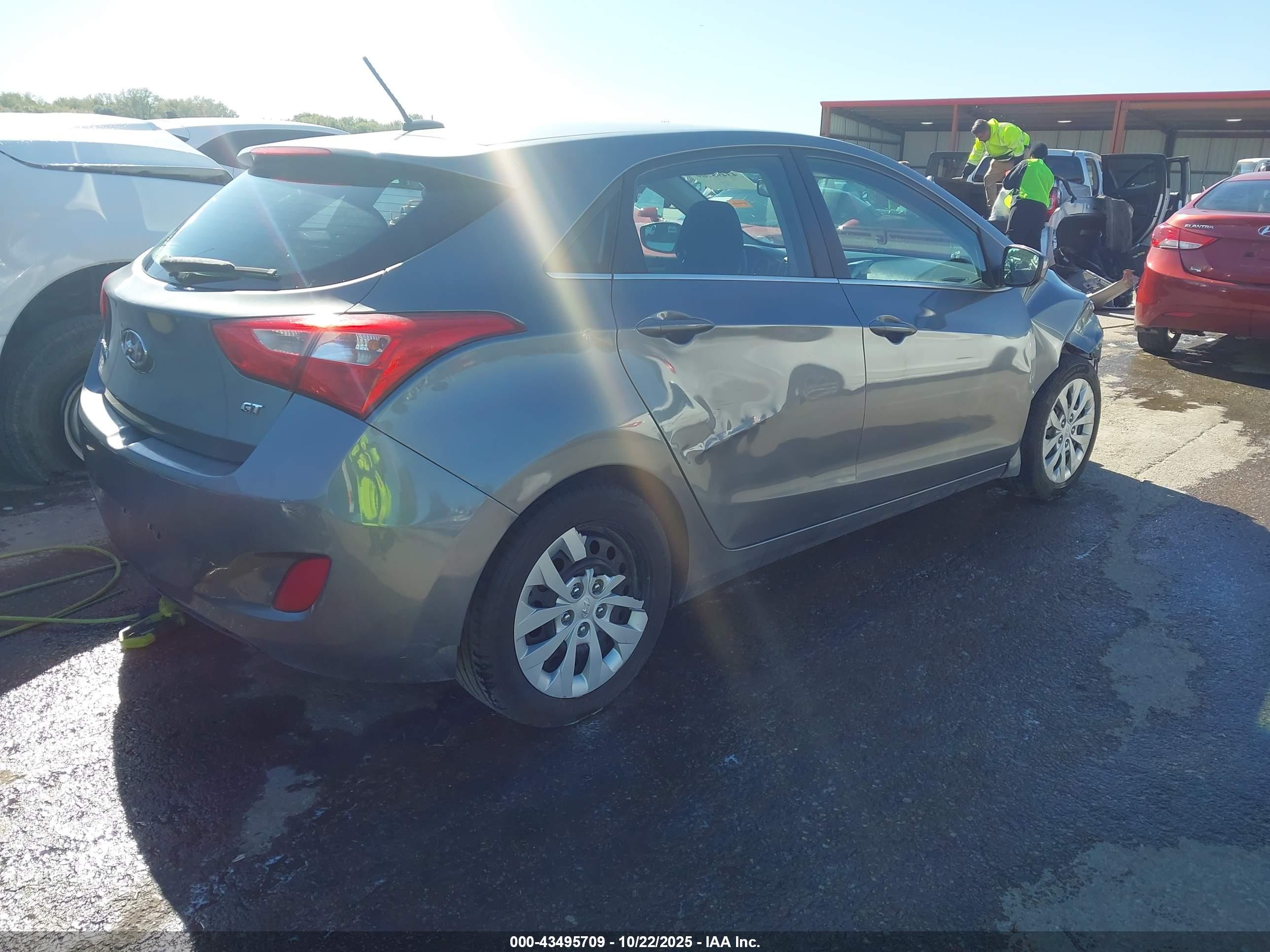 HYUNDAI ELANTRA image 4