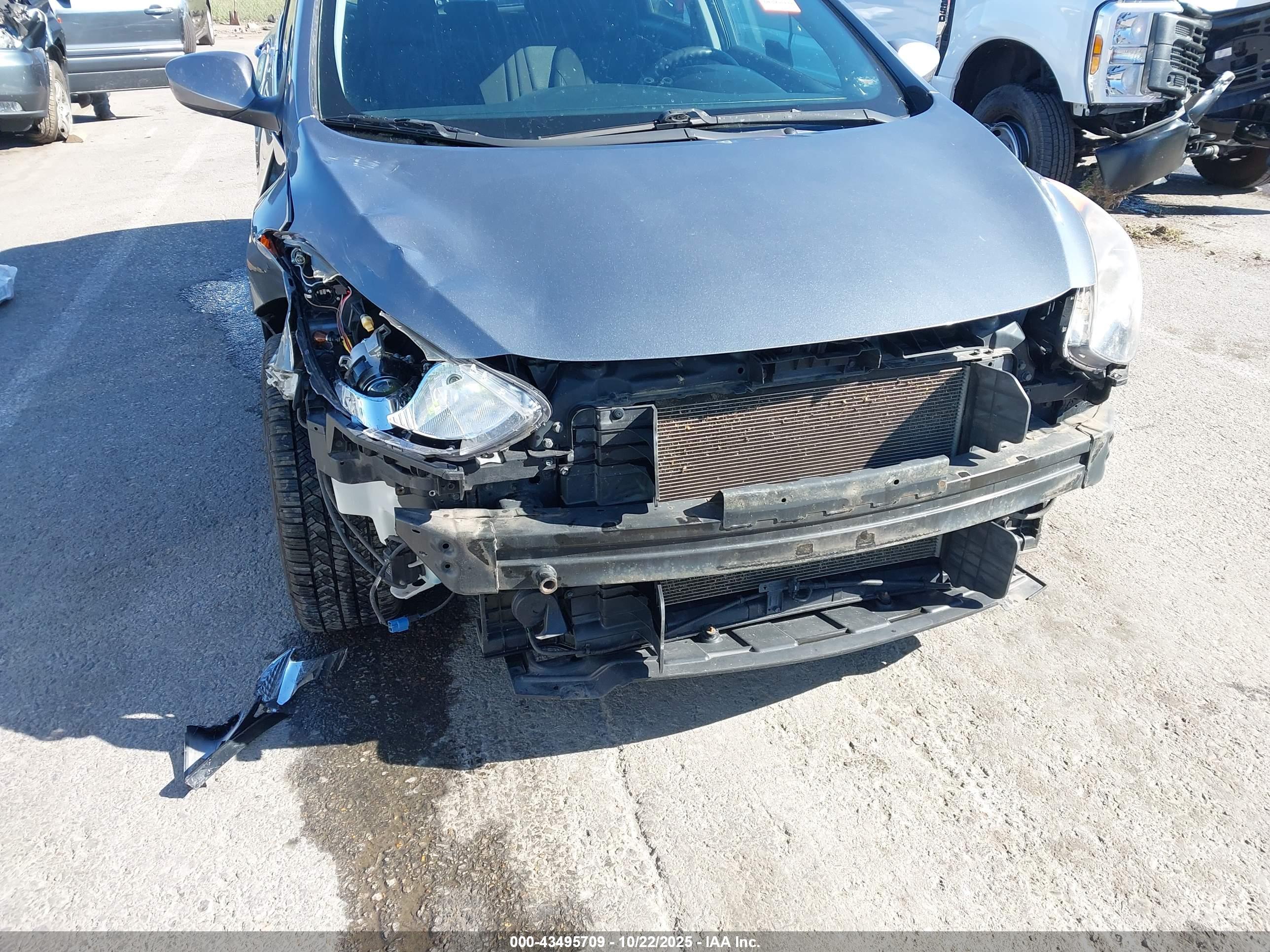 HYUNDAI ELANTRA image 6