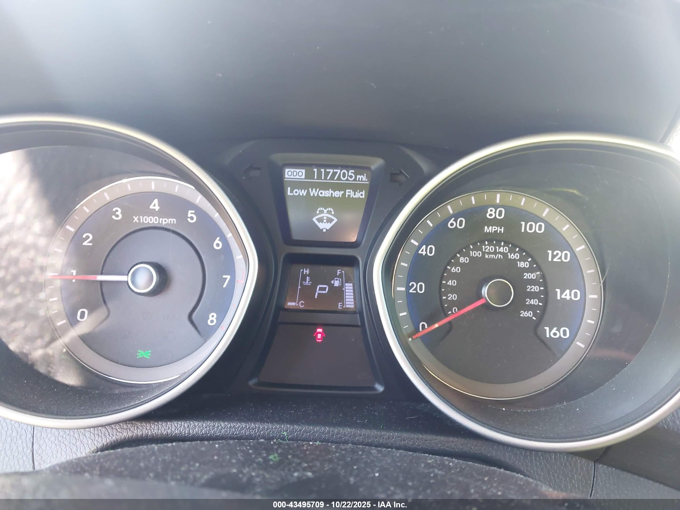HYUNDAI ELANTRA image 7