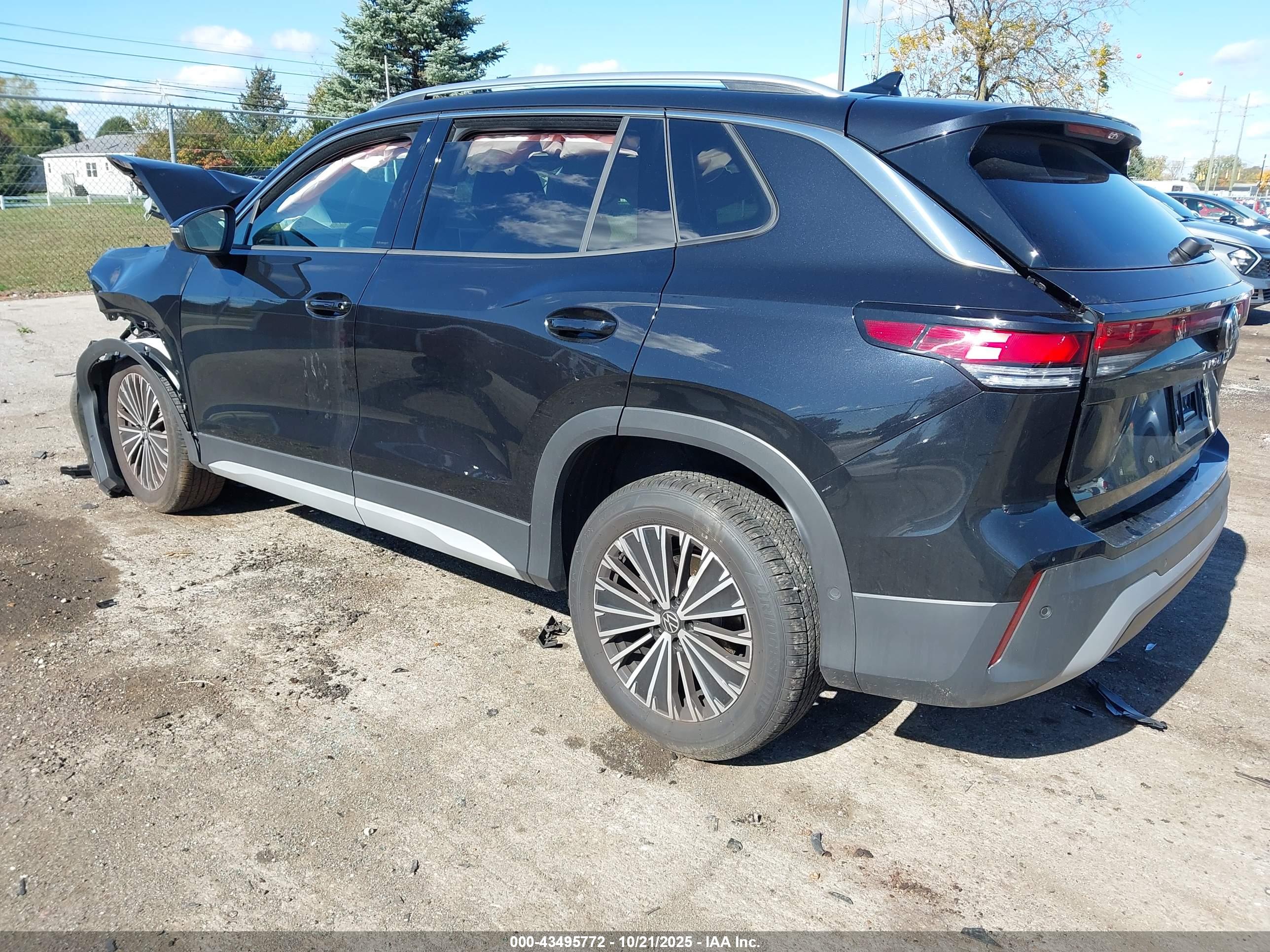 VOLKSWAGEN TIGUAN image 3