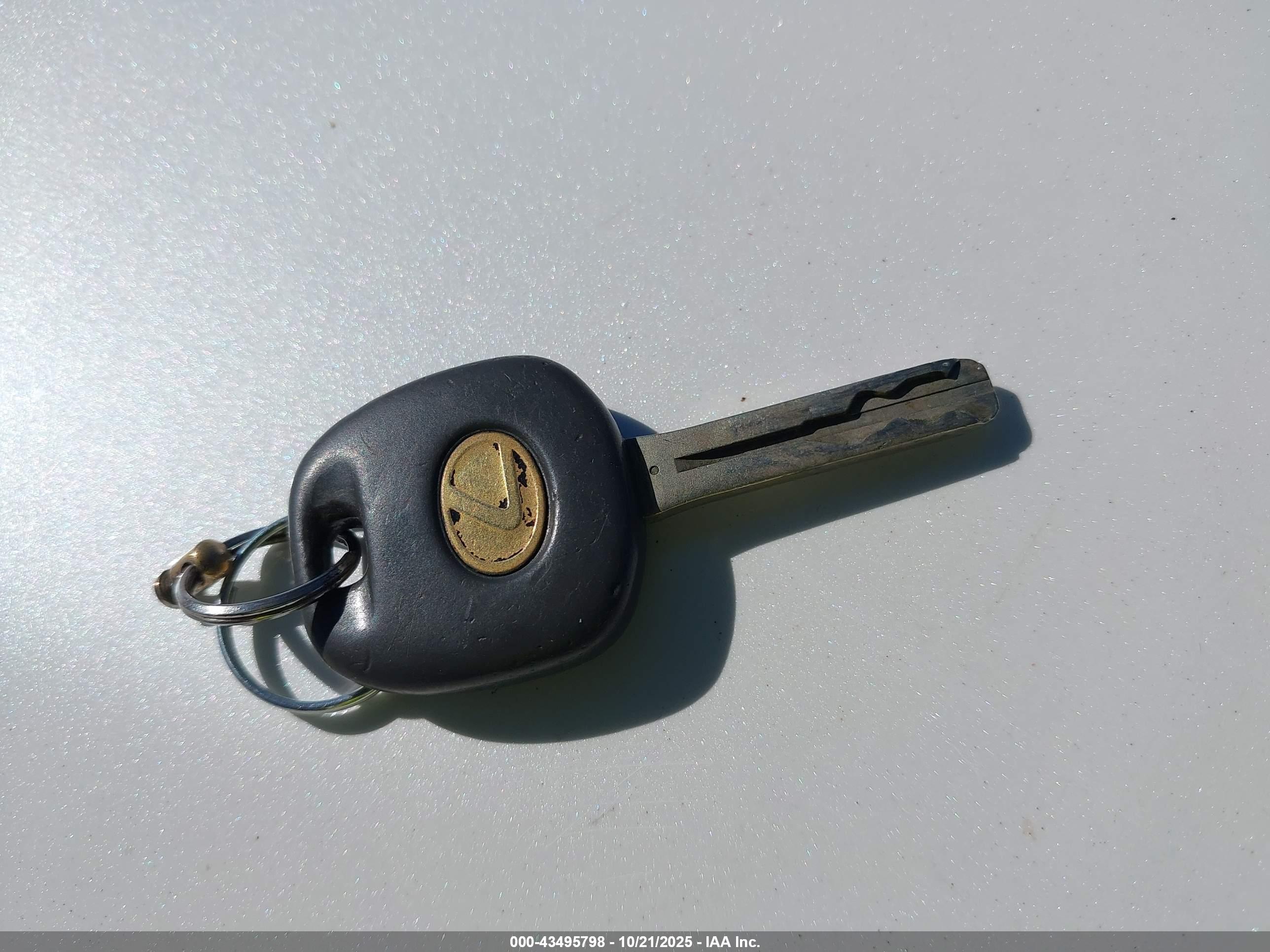 LEXUS ES image 11