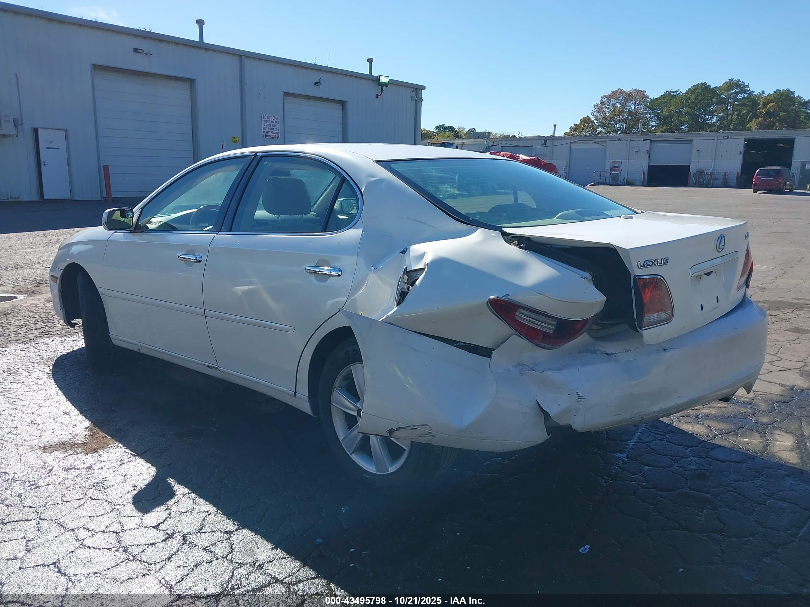 LEXUS ES image 3