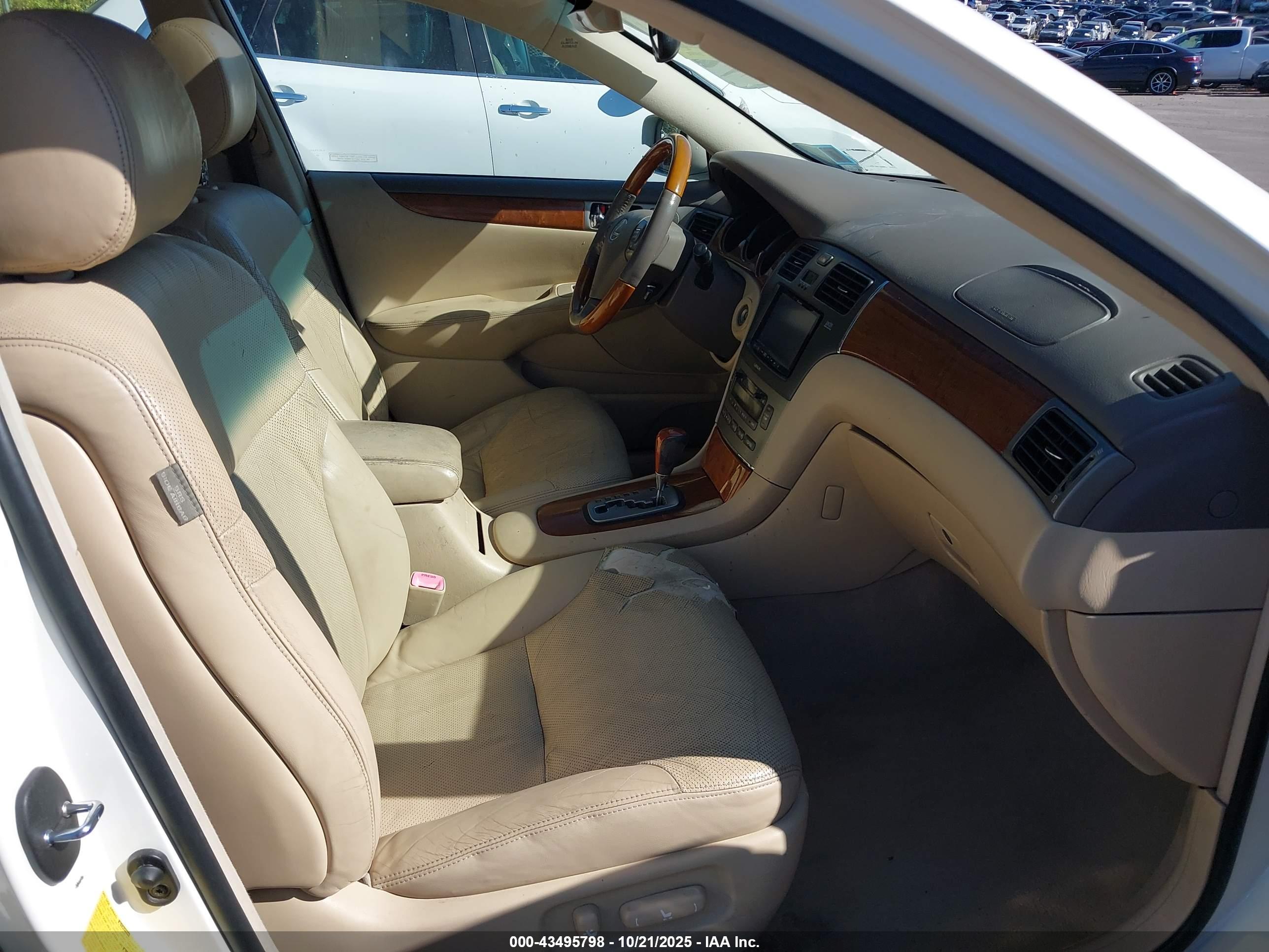 LEXUS ES image 5