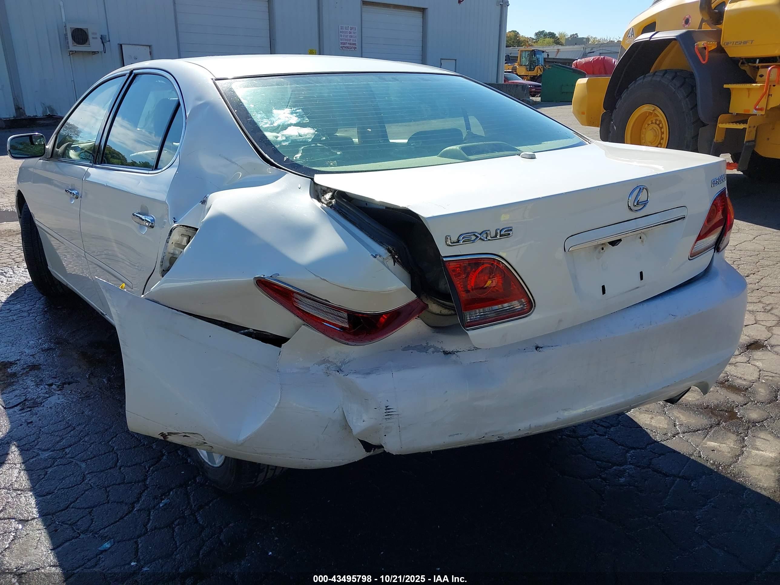 LEXUS ES image 6