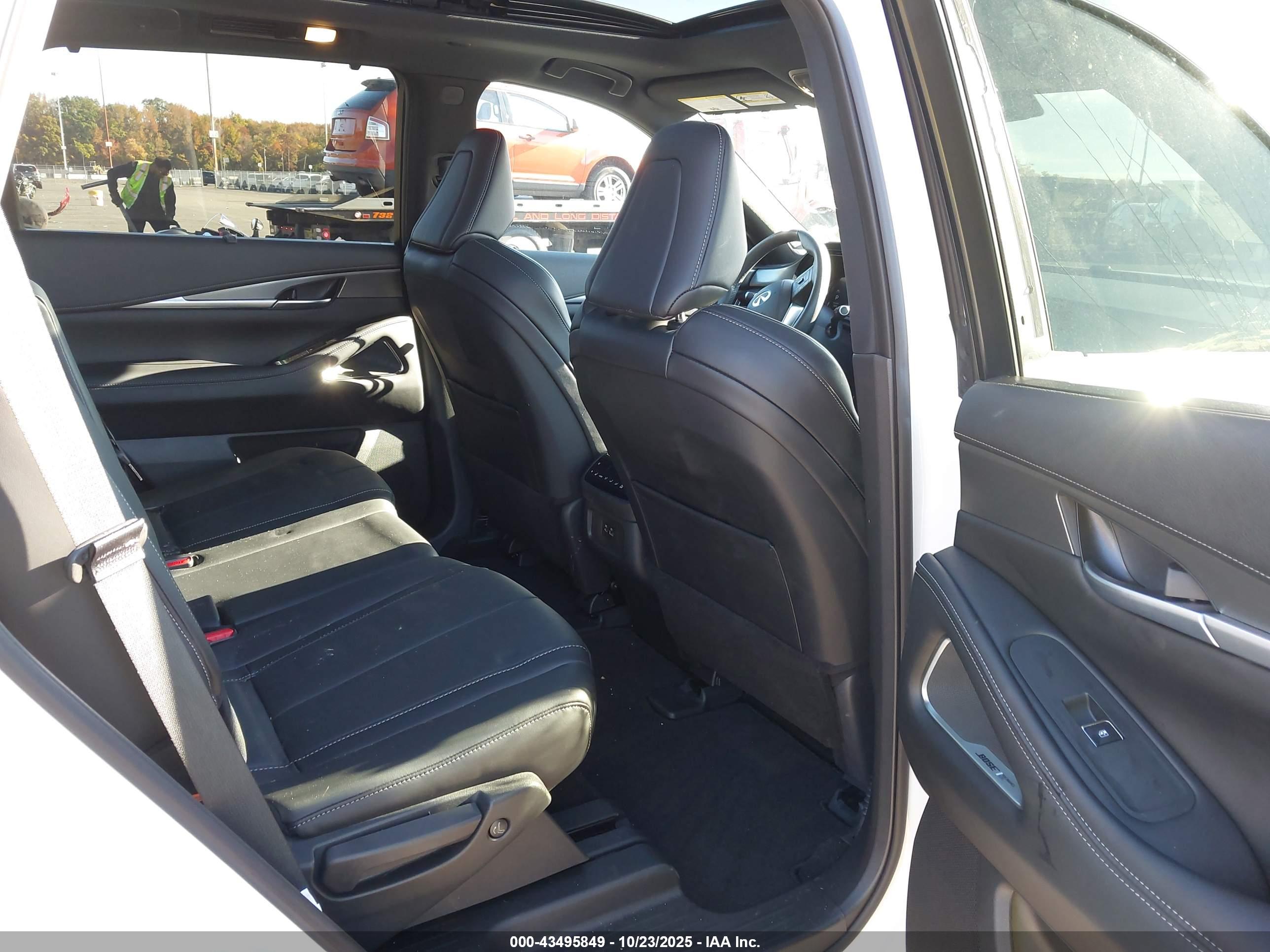 INFINITI QX60 image 8