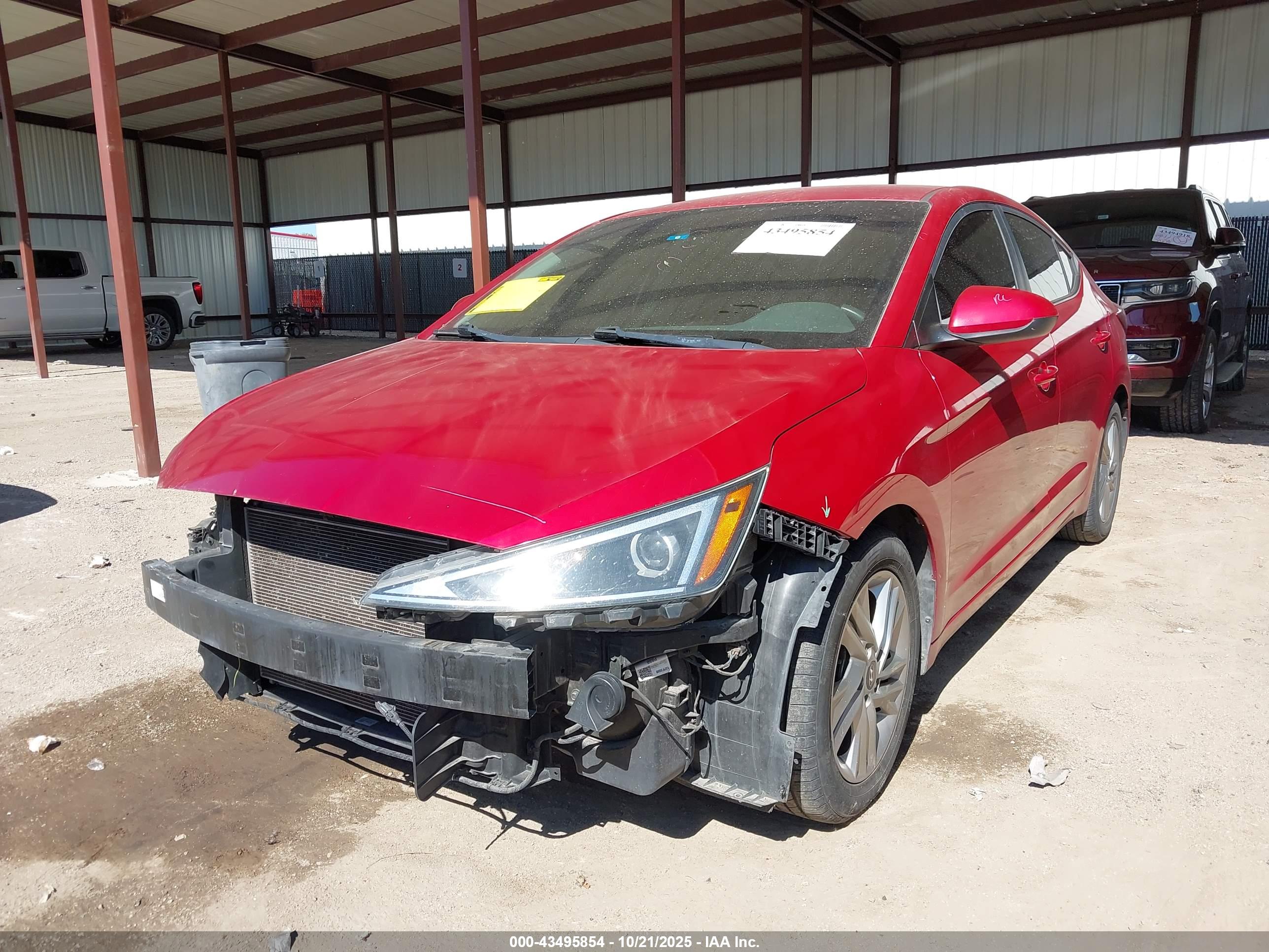 HYUNDAI ELANTRA image 2
