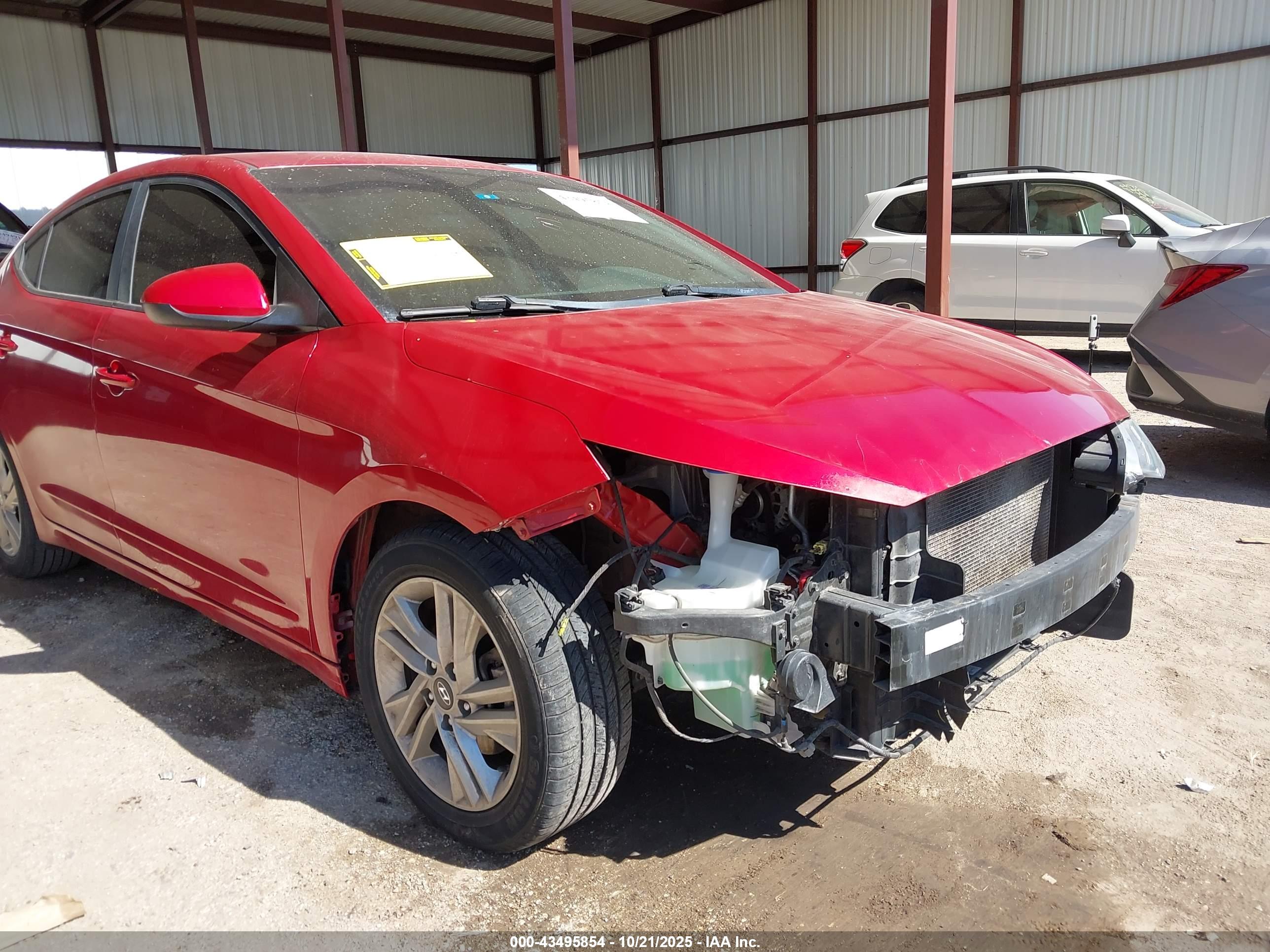 HYUNDAI ELANTRA image 6