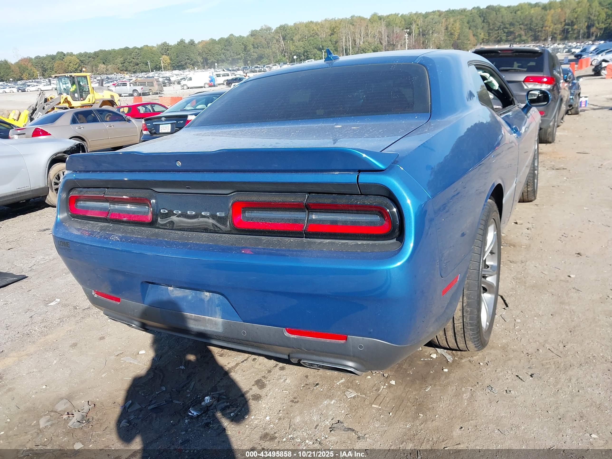 DODGE CHALLENGER image 4