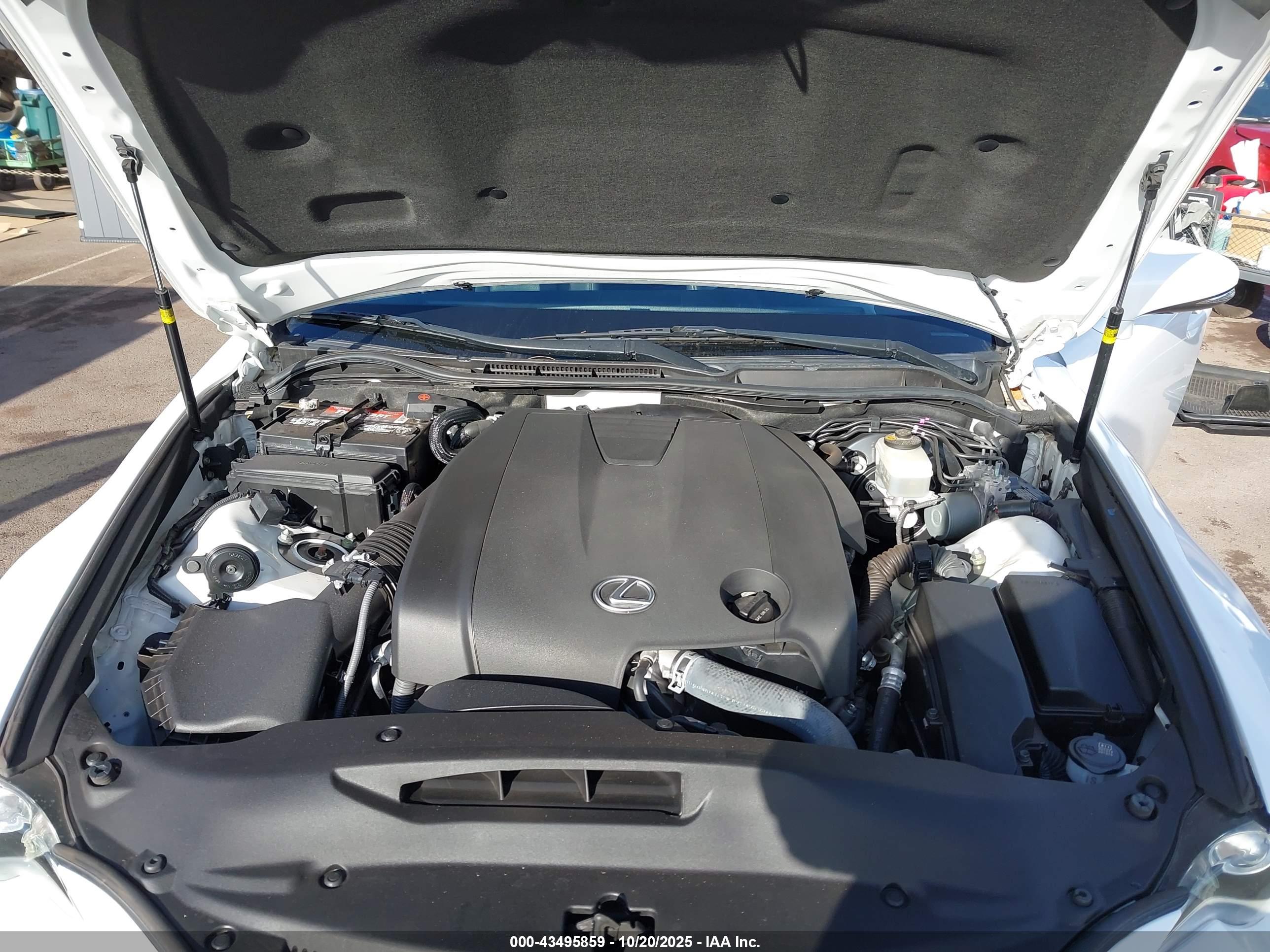 LEXUS IS image 10