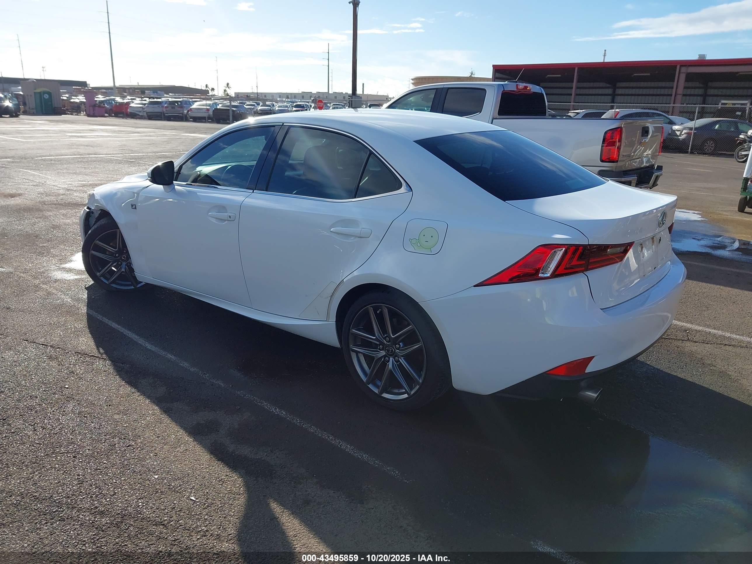 LEXUS IS image 3