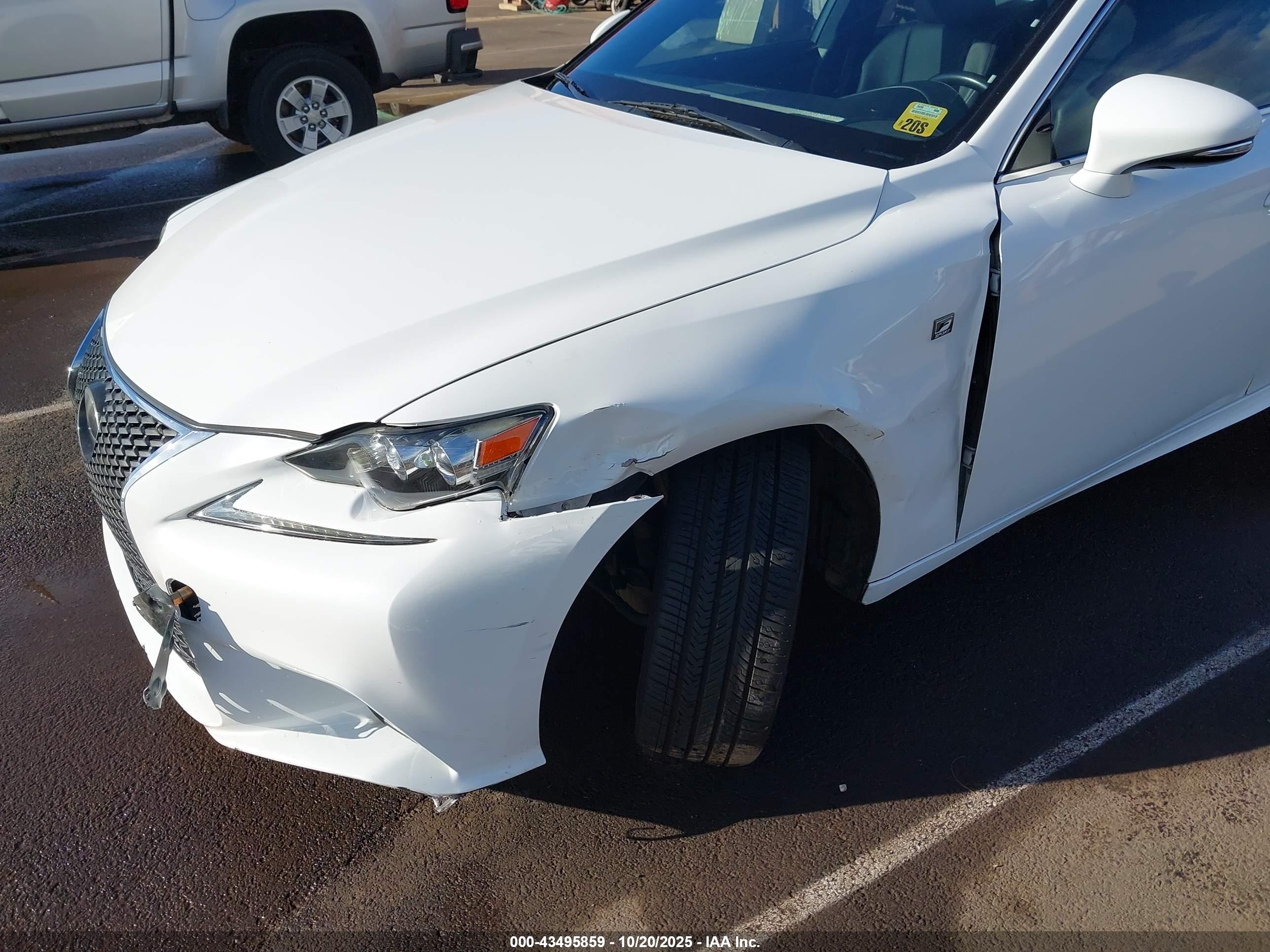 LEXUS IS image 6