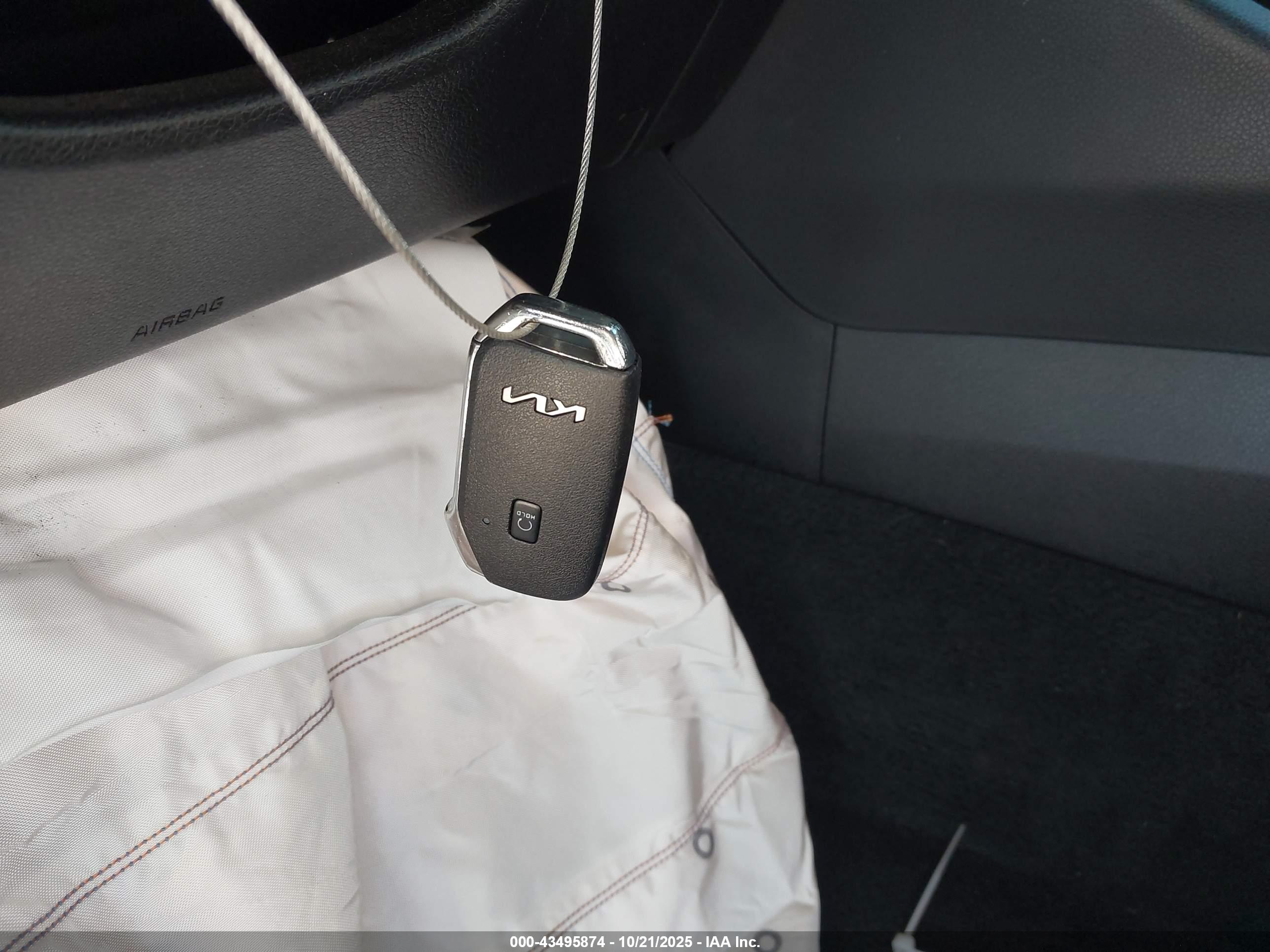 KIA K5 image 11