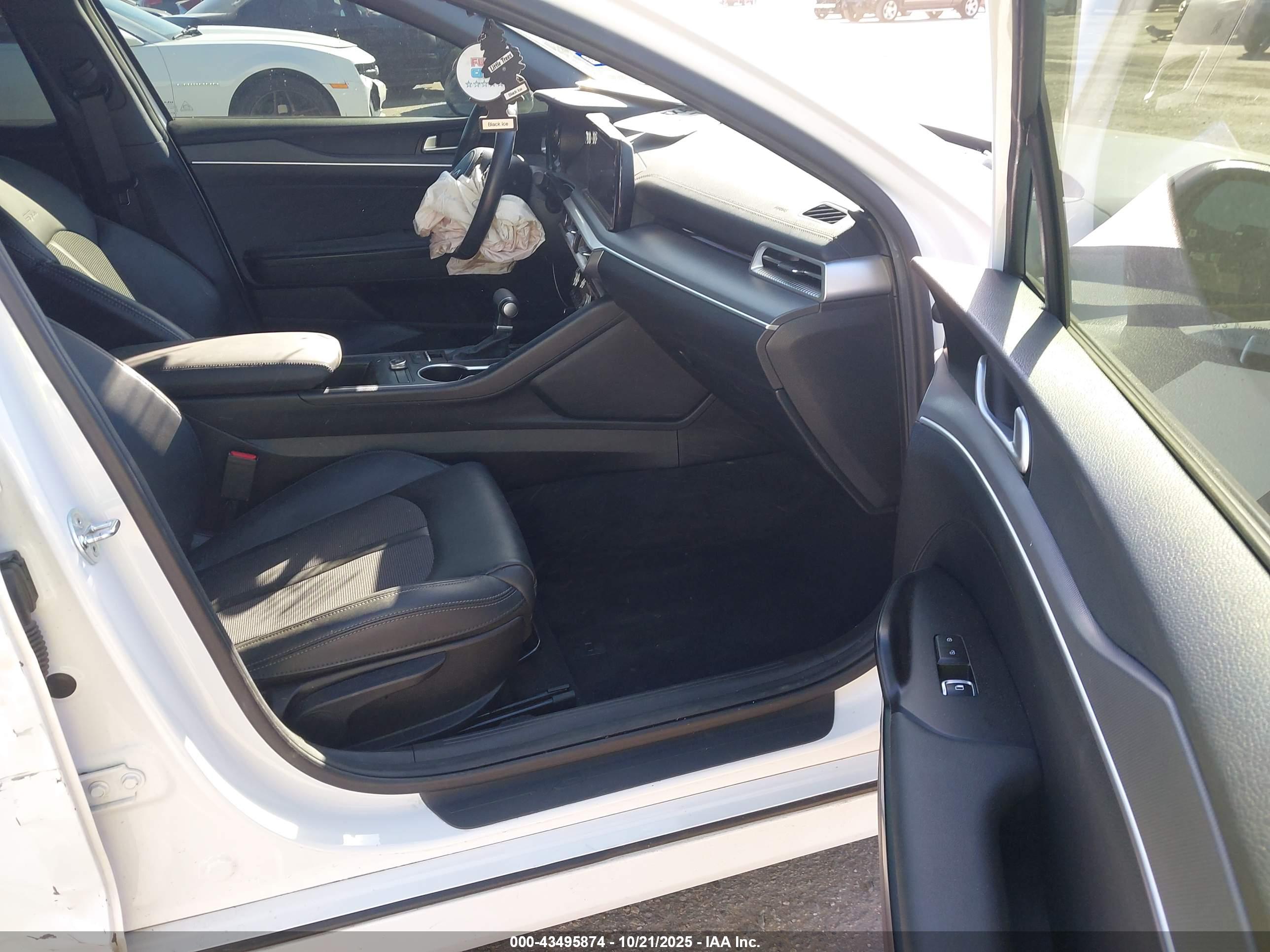 KIA K5 image 5