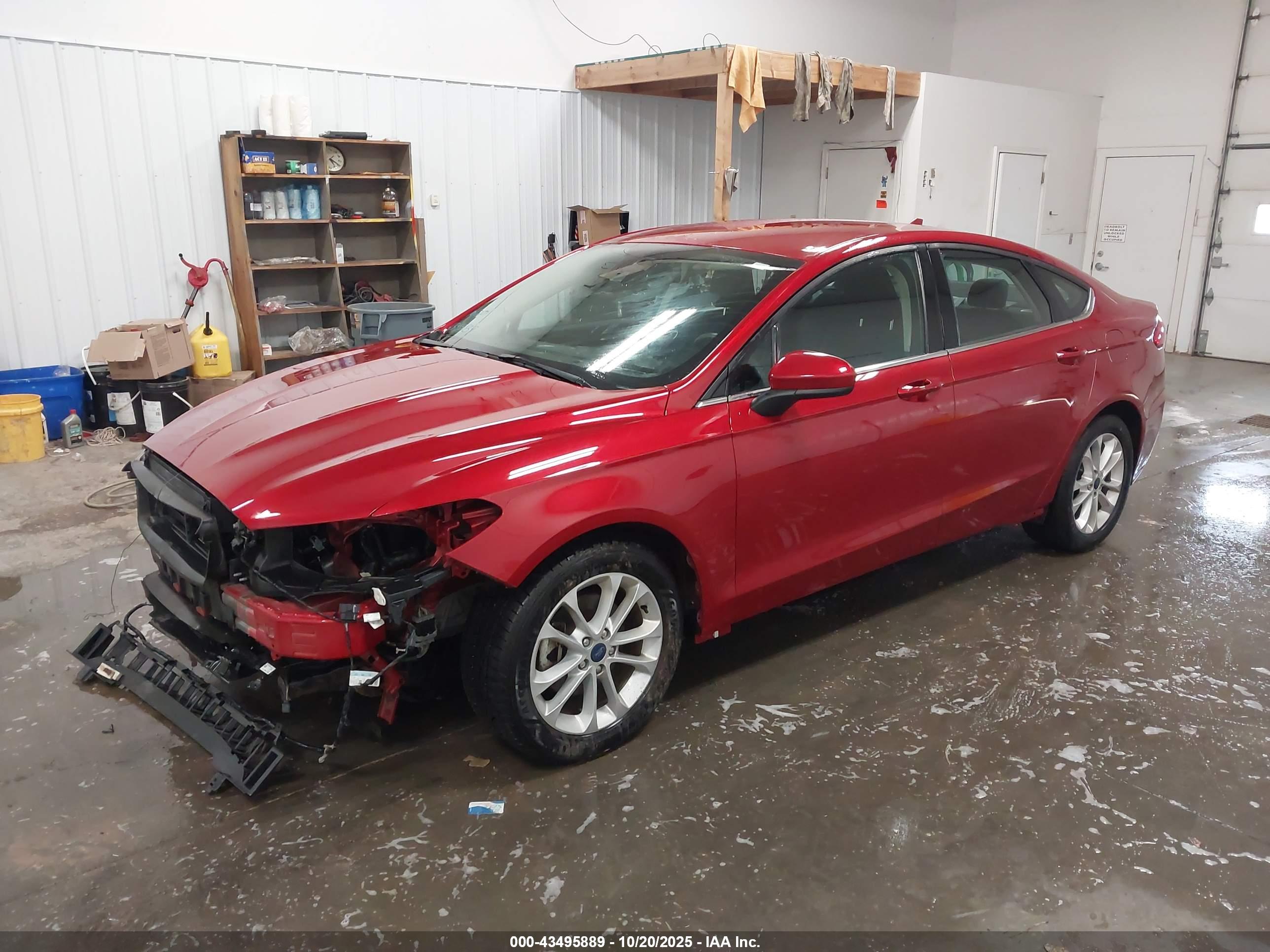 FORD FUSION image 2