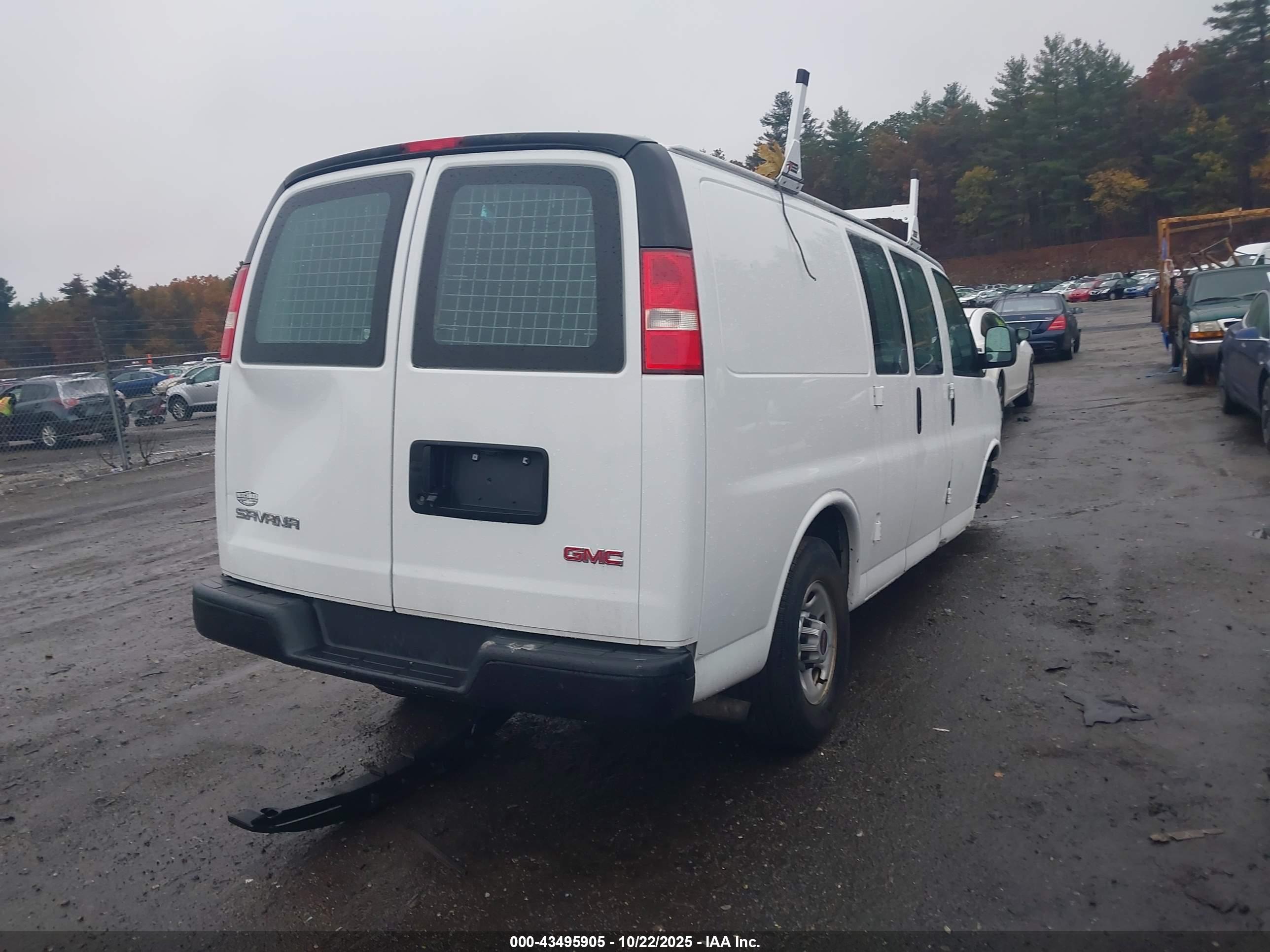 GMC SAVANA image 4