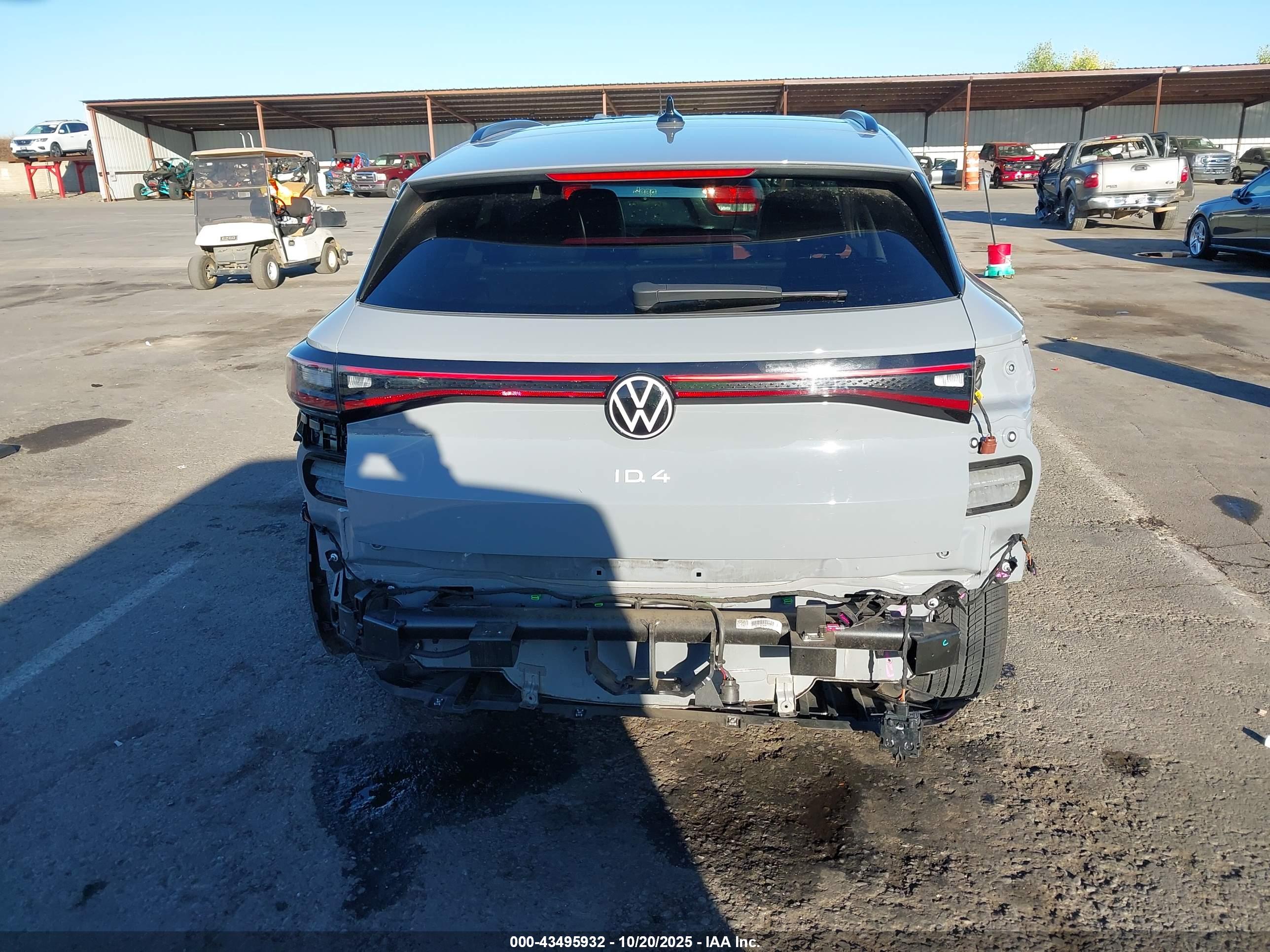 VOLKSWAGEN ID.4 image 6