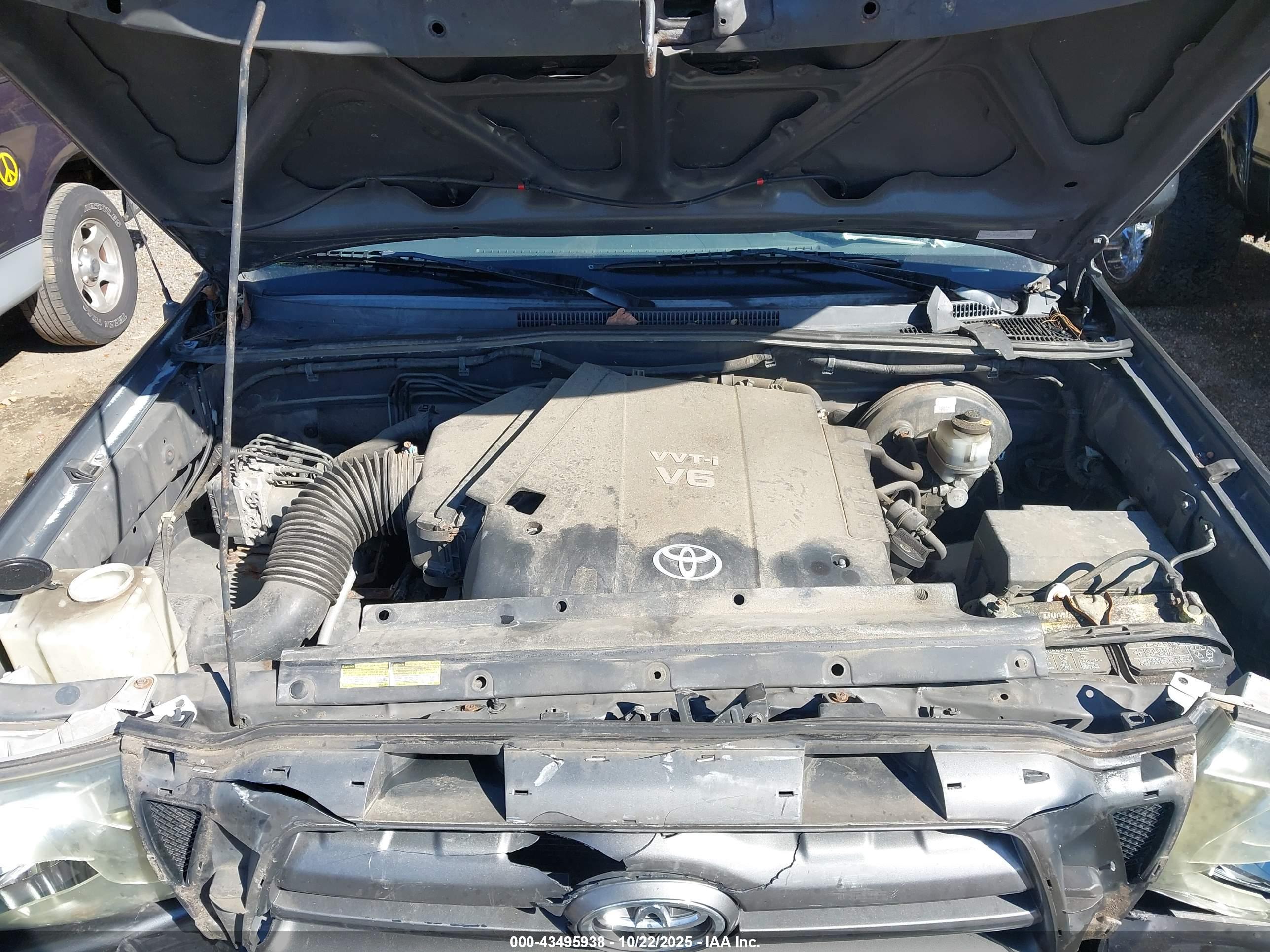 TOYOTA TACOMA image 10