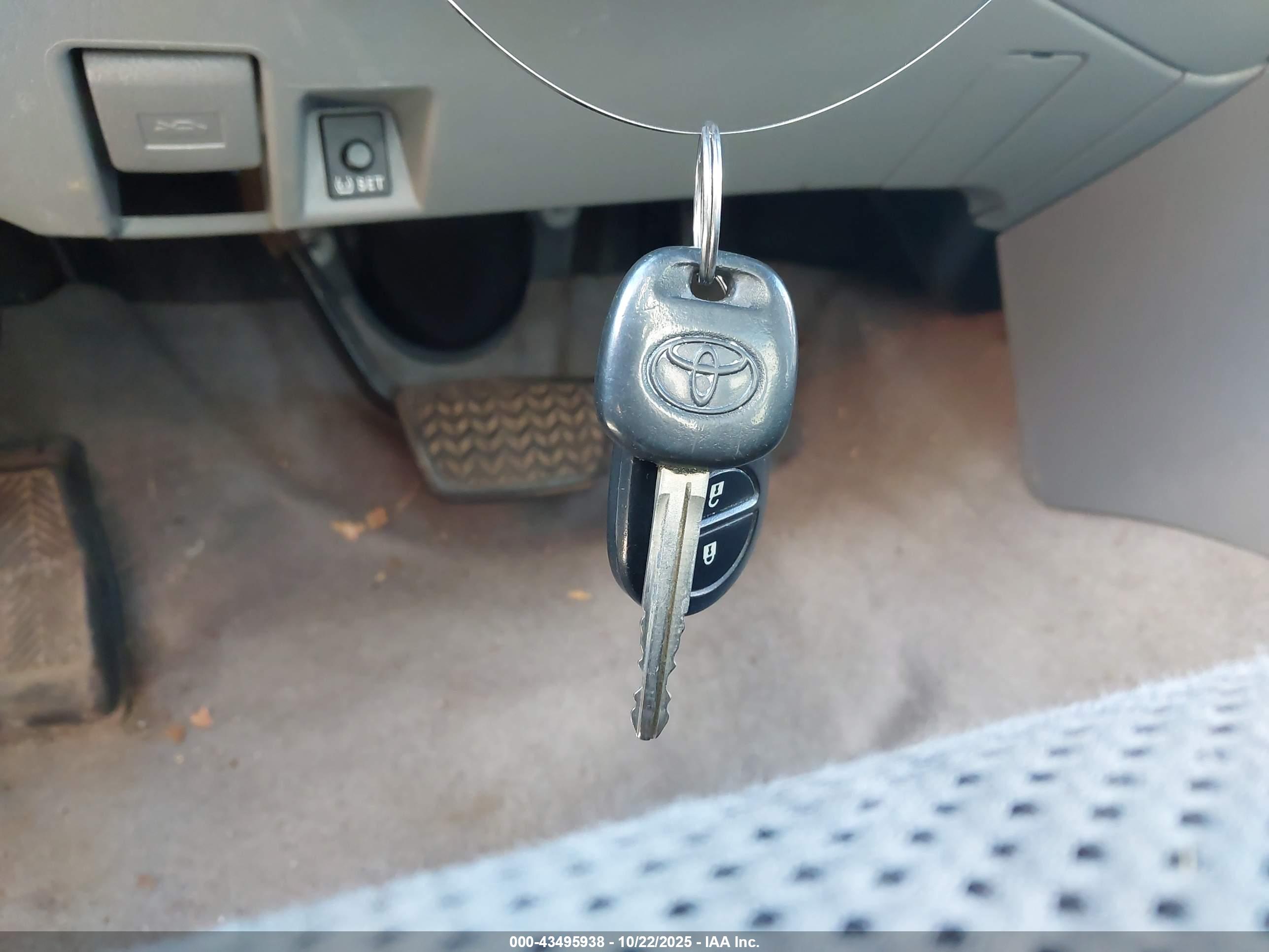 TOYOTA TACOMA image 11