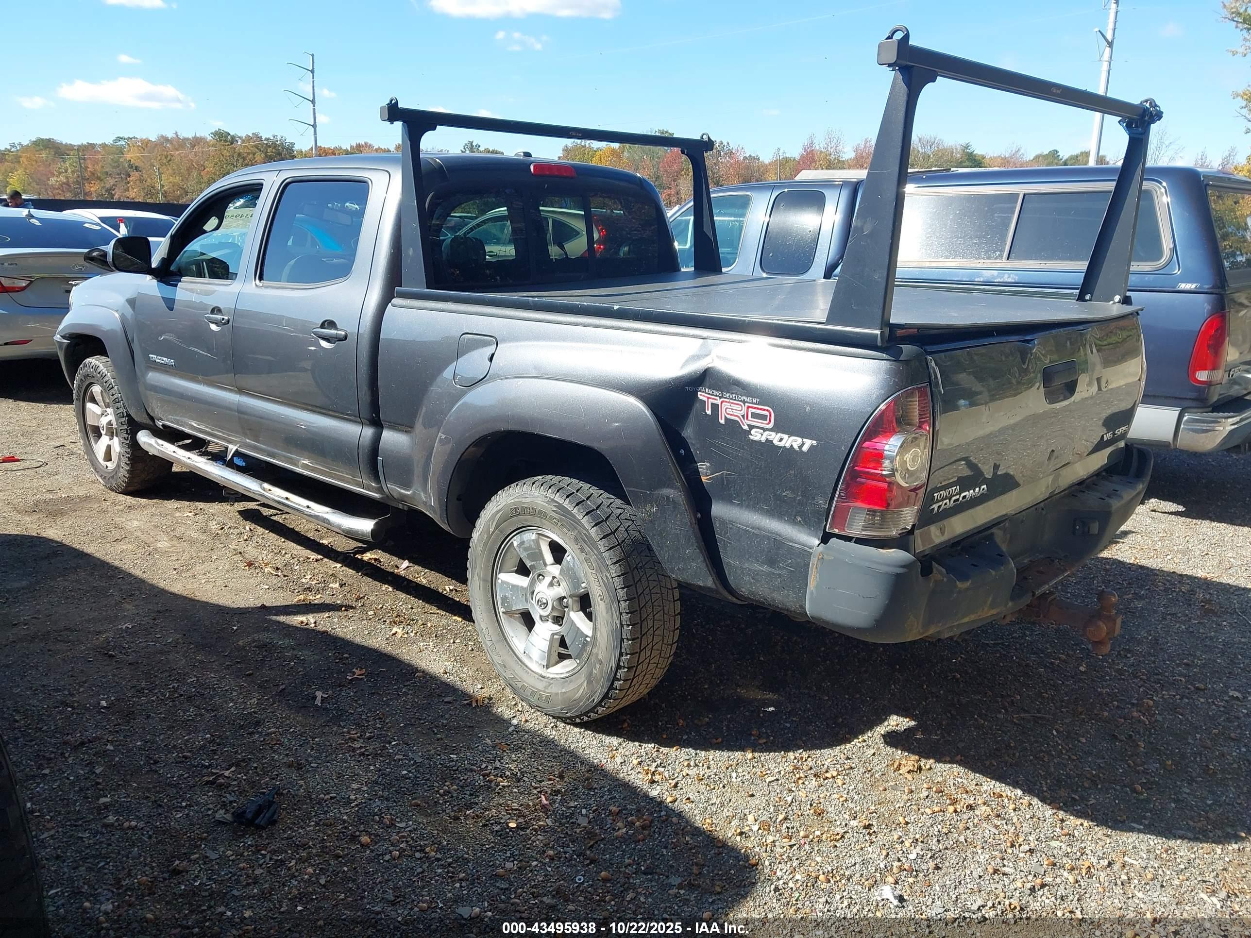 TOYOTA TACOMA image 3