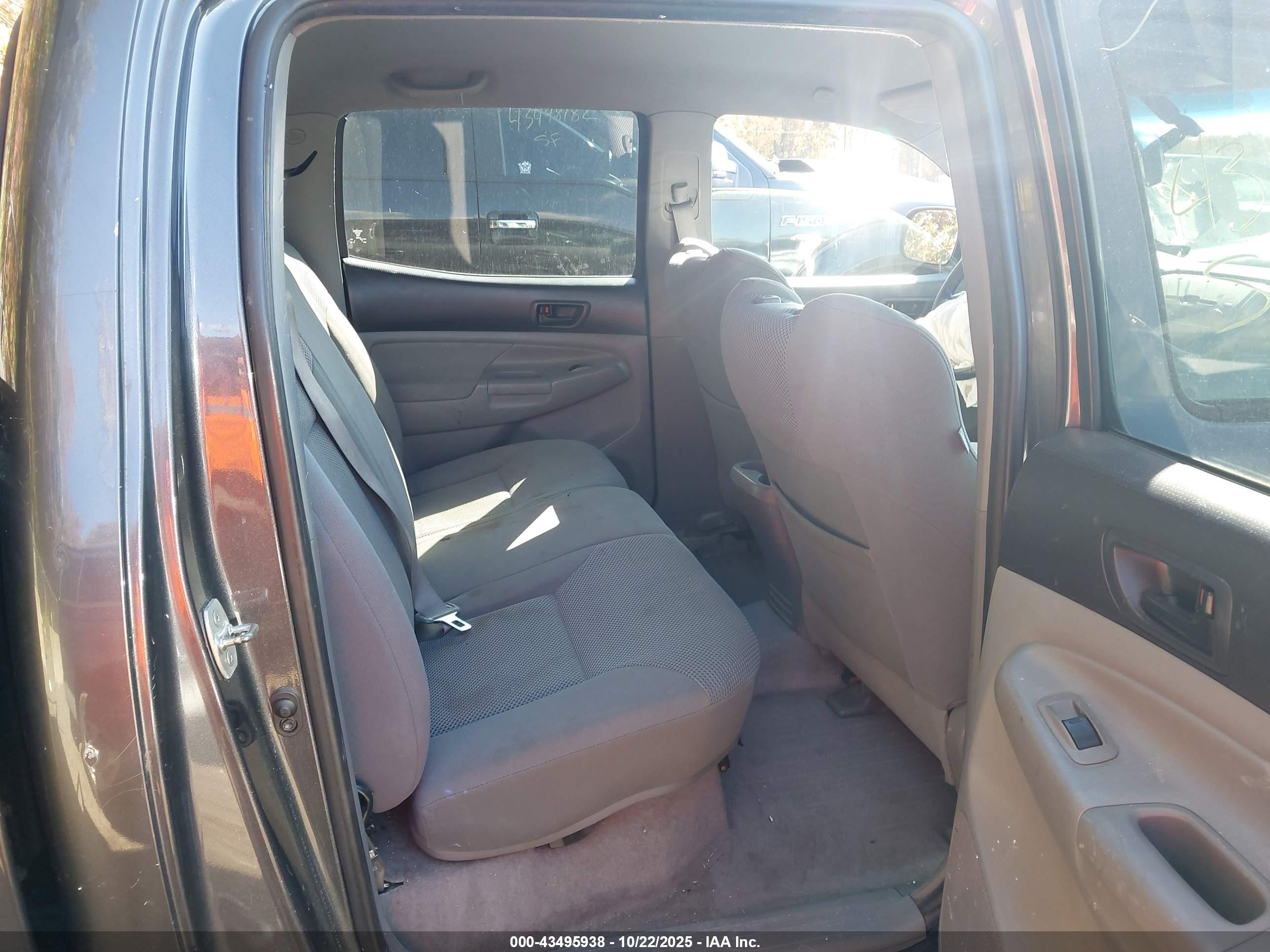 TOYOTA TACOMA image 8