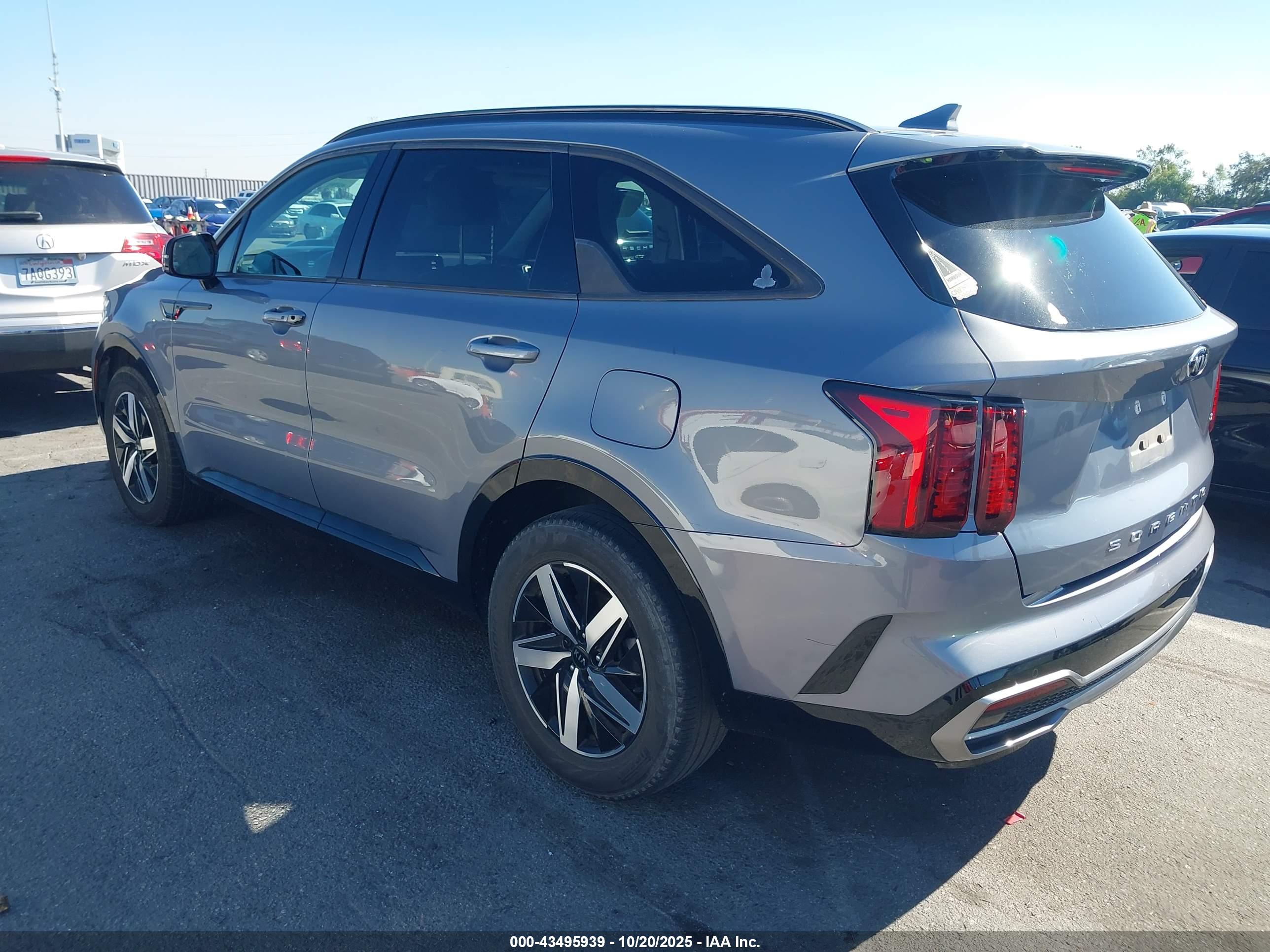 KIA SORENTO image 3