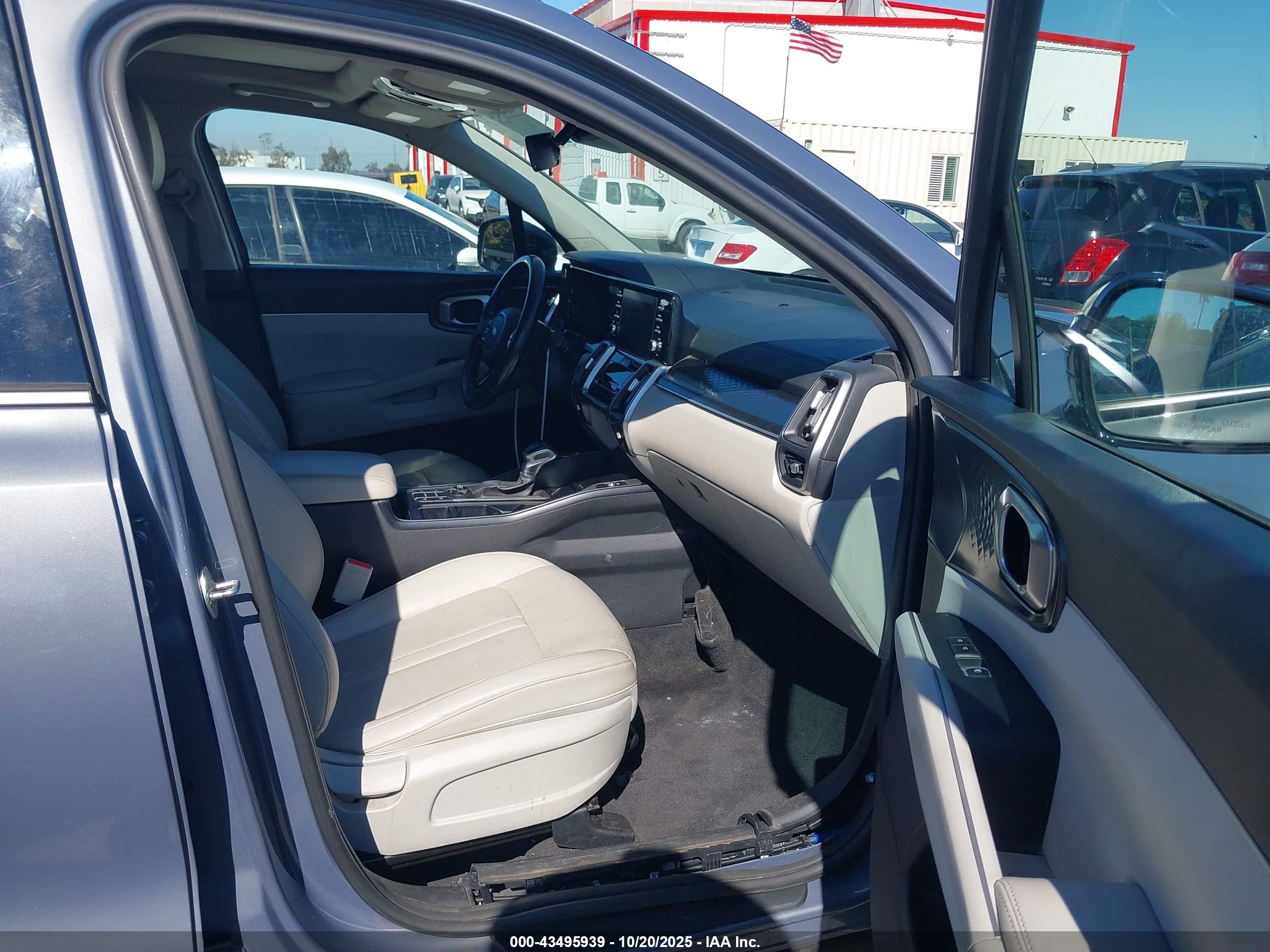 KIA SORENTO image 5