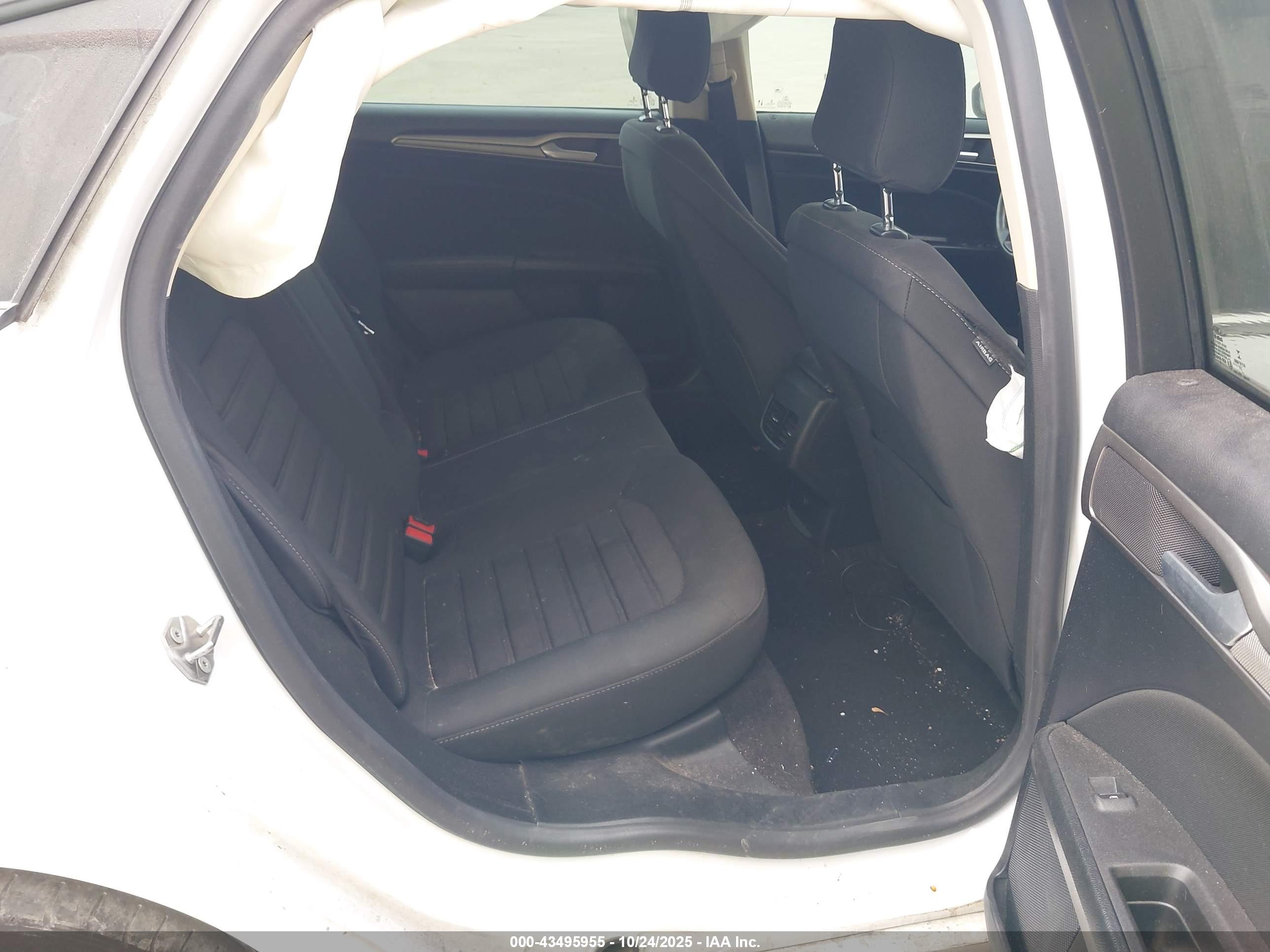 FORD FUSION image 8