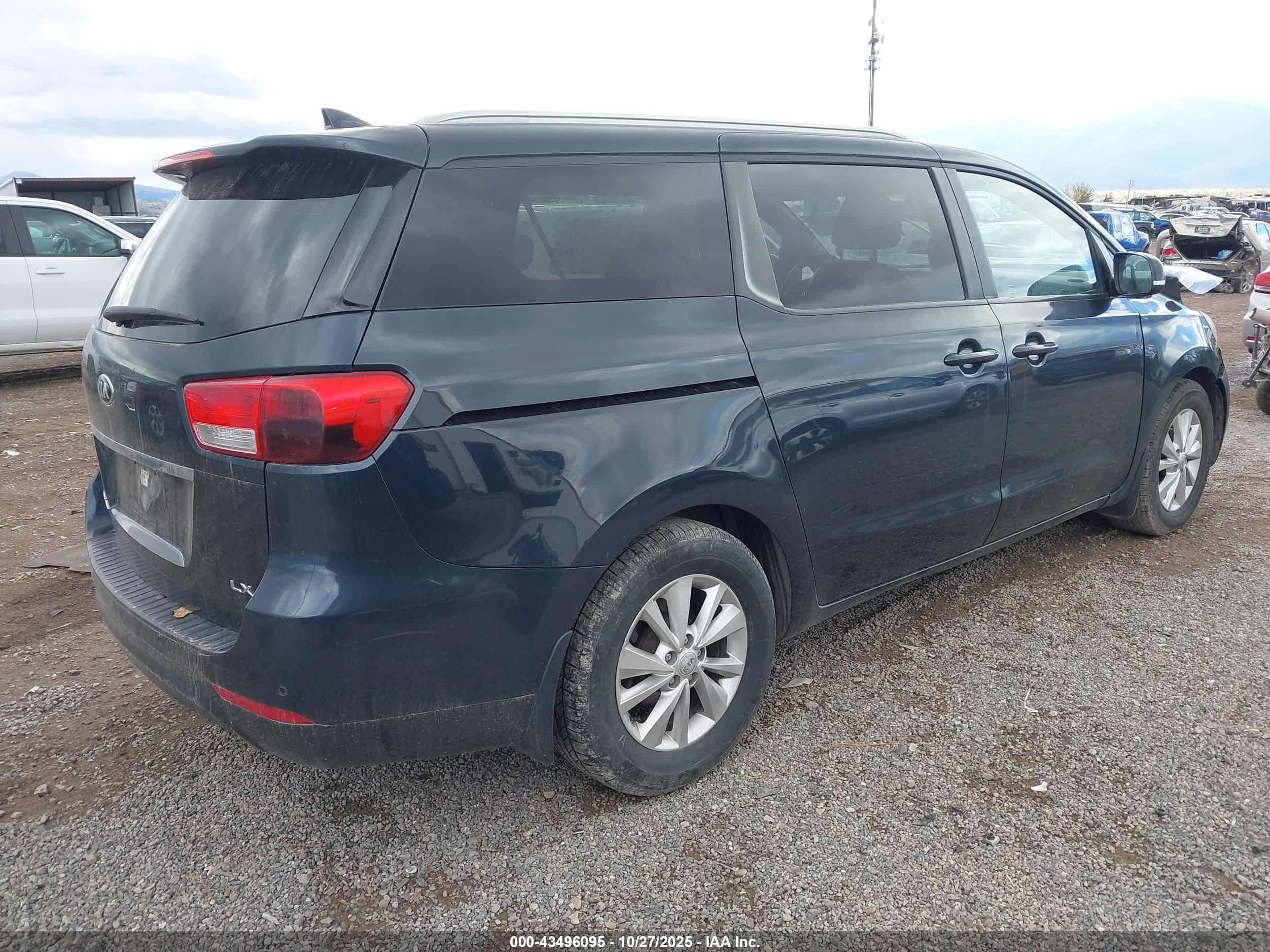 KIA SEDONA image 4