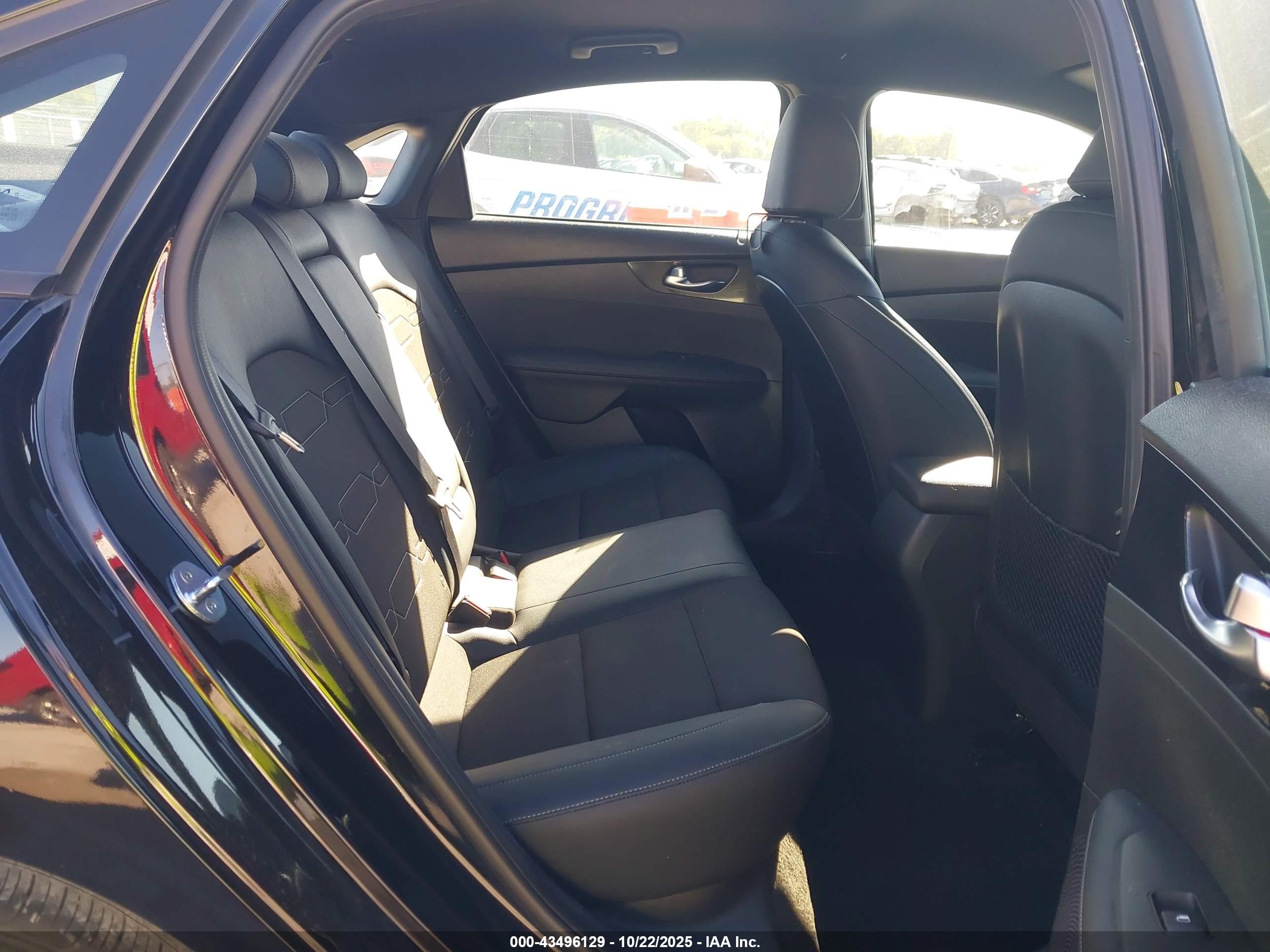 KIA FORTE image 8