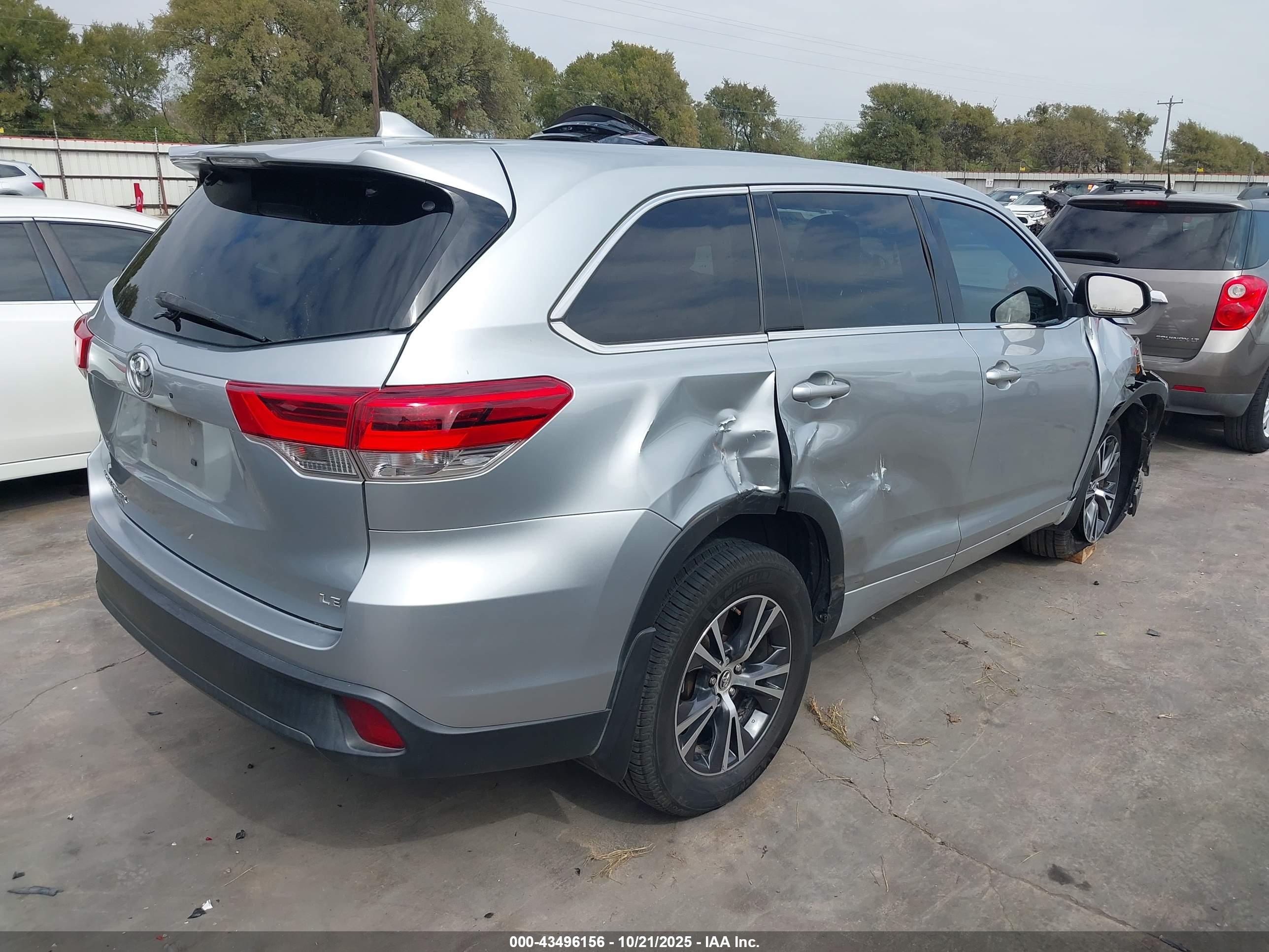 TOYOTA HIGHLANDER image 4
