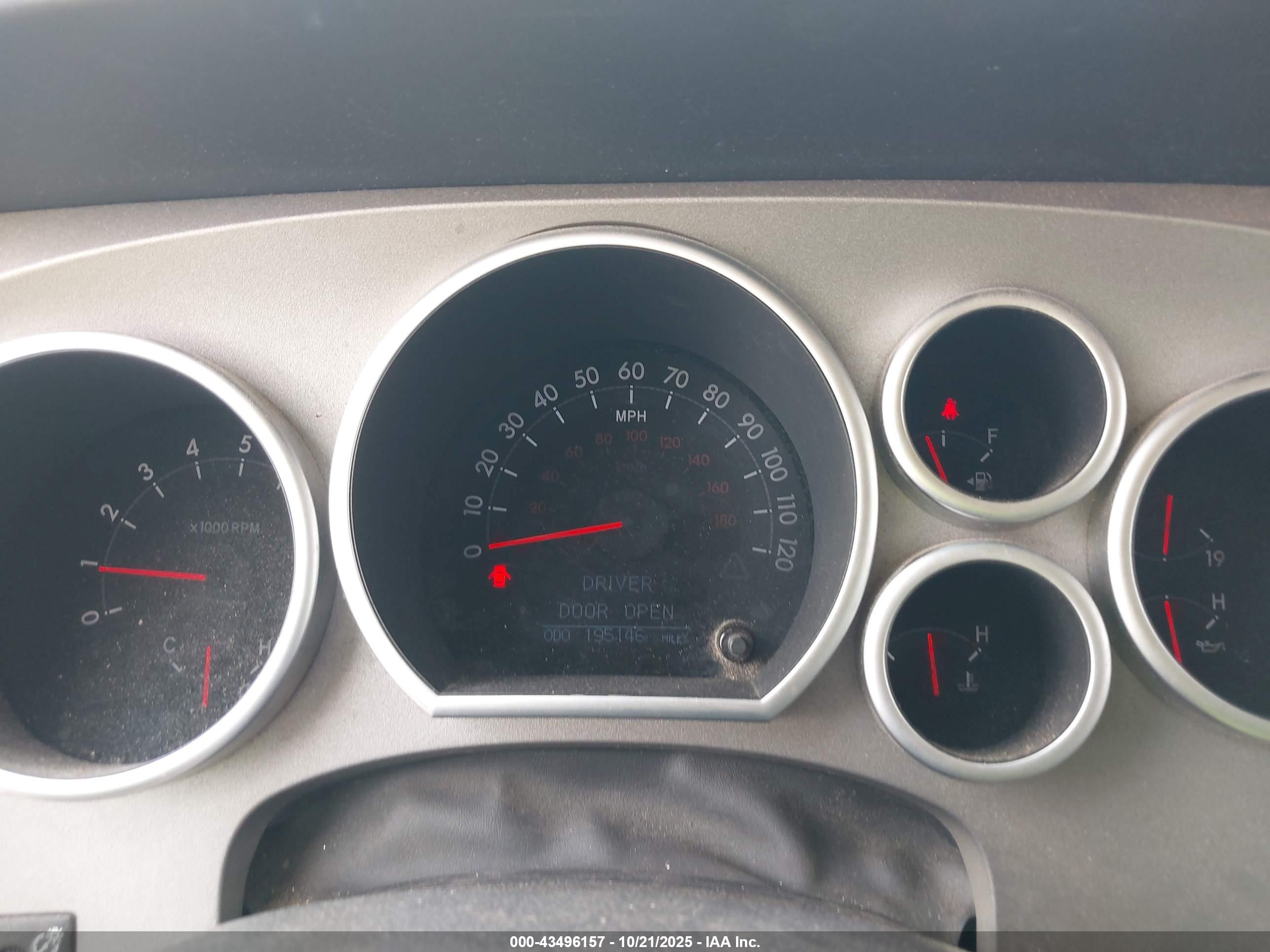 TOYOTA TUNDRA image 7