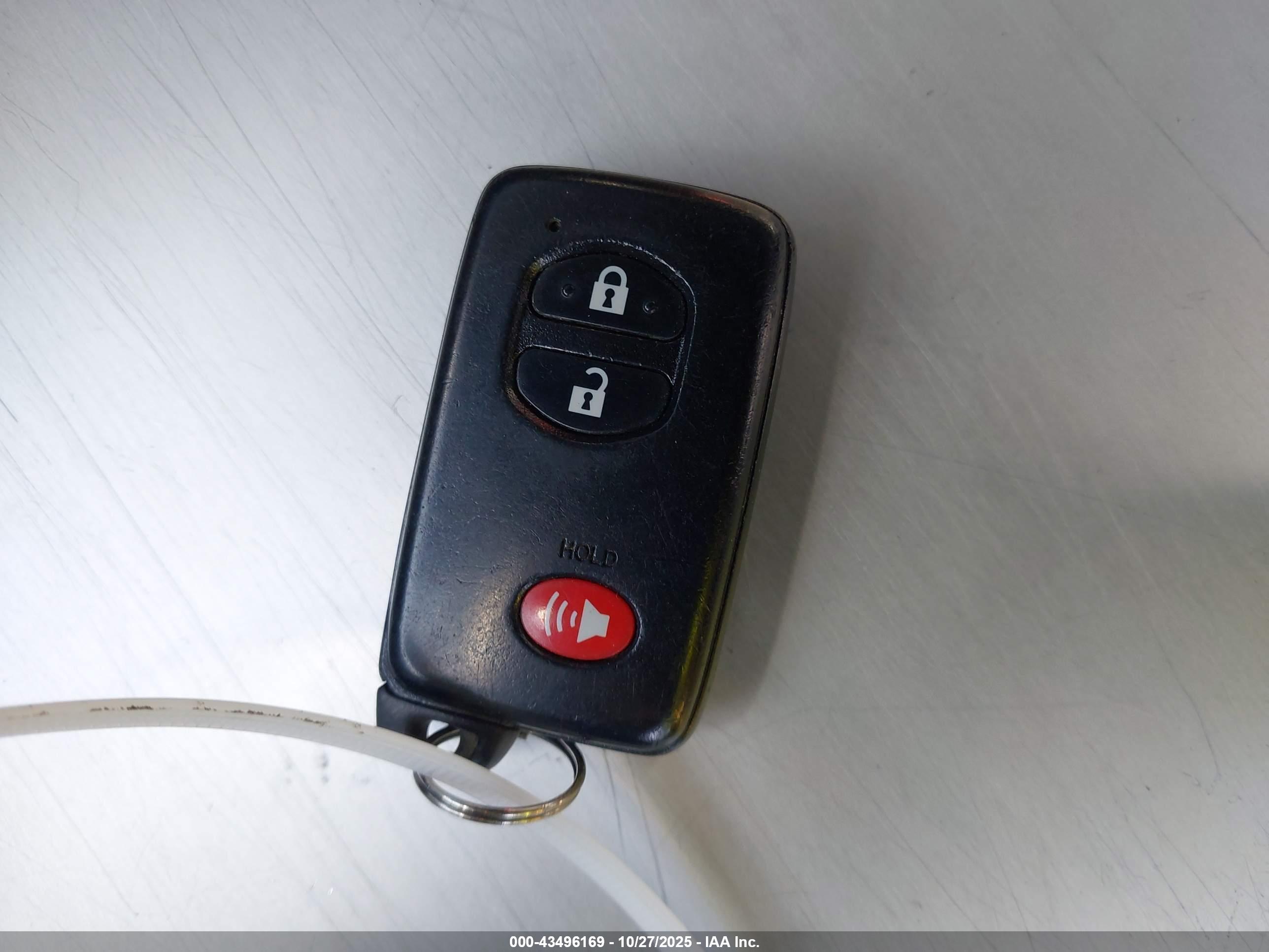TOYOTA PRIUS image 11