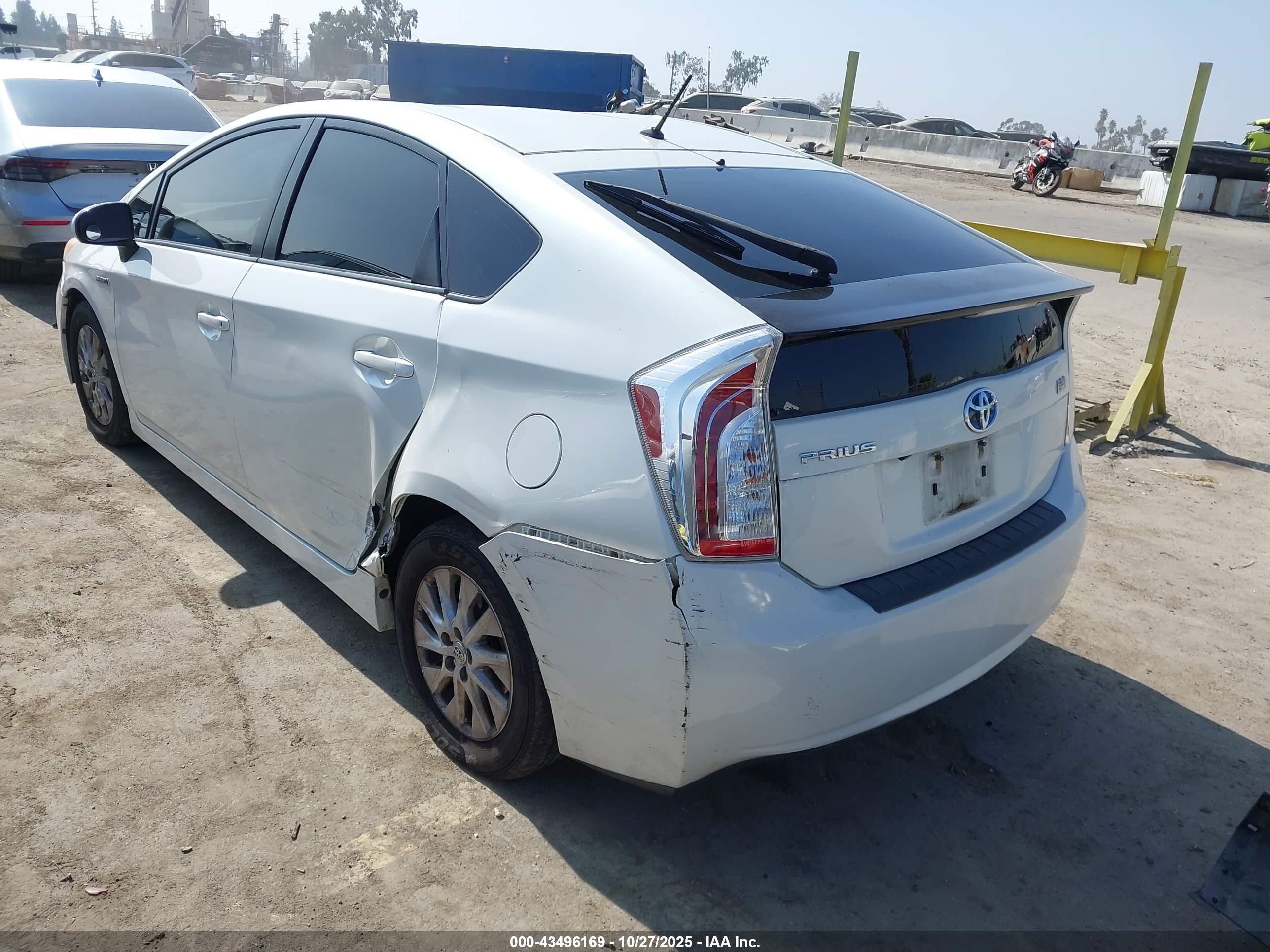 TOYOTA PRIUS image 3