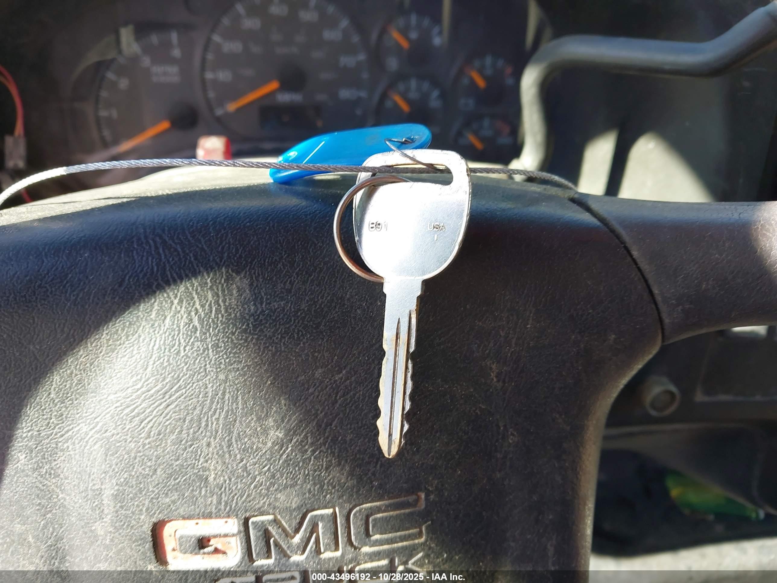 GMC TC6500 image 11
