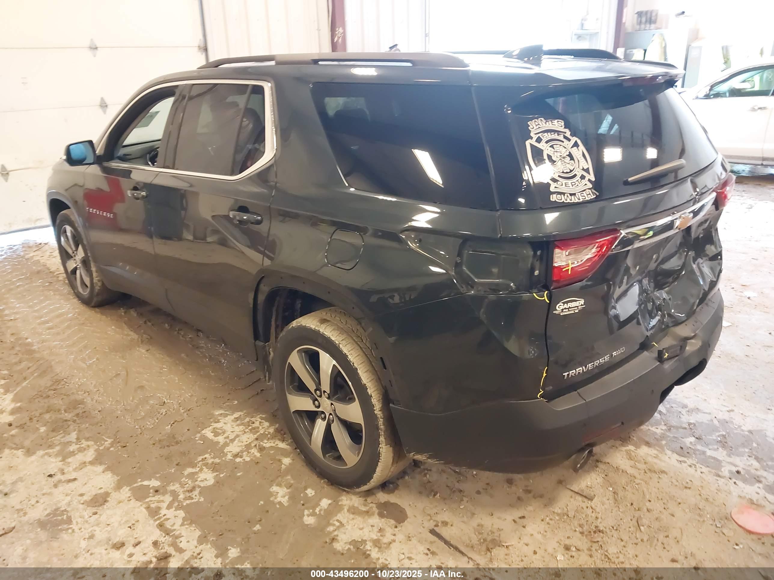 CHEVROLET TRAVERSE image 3