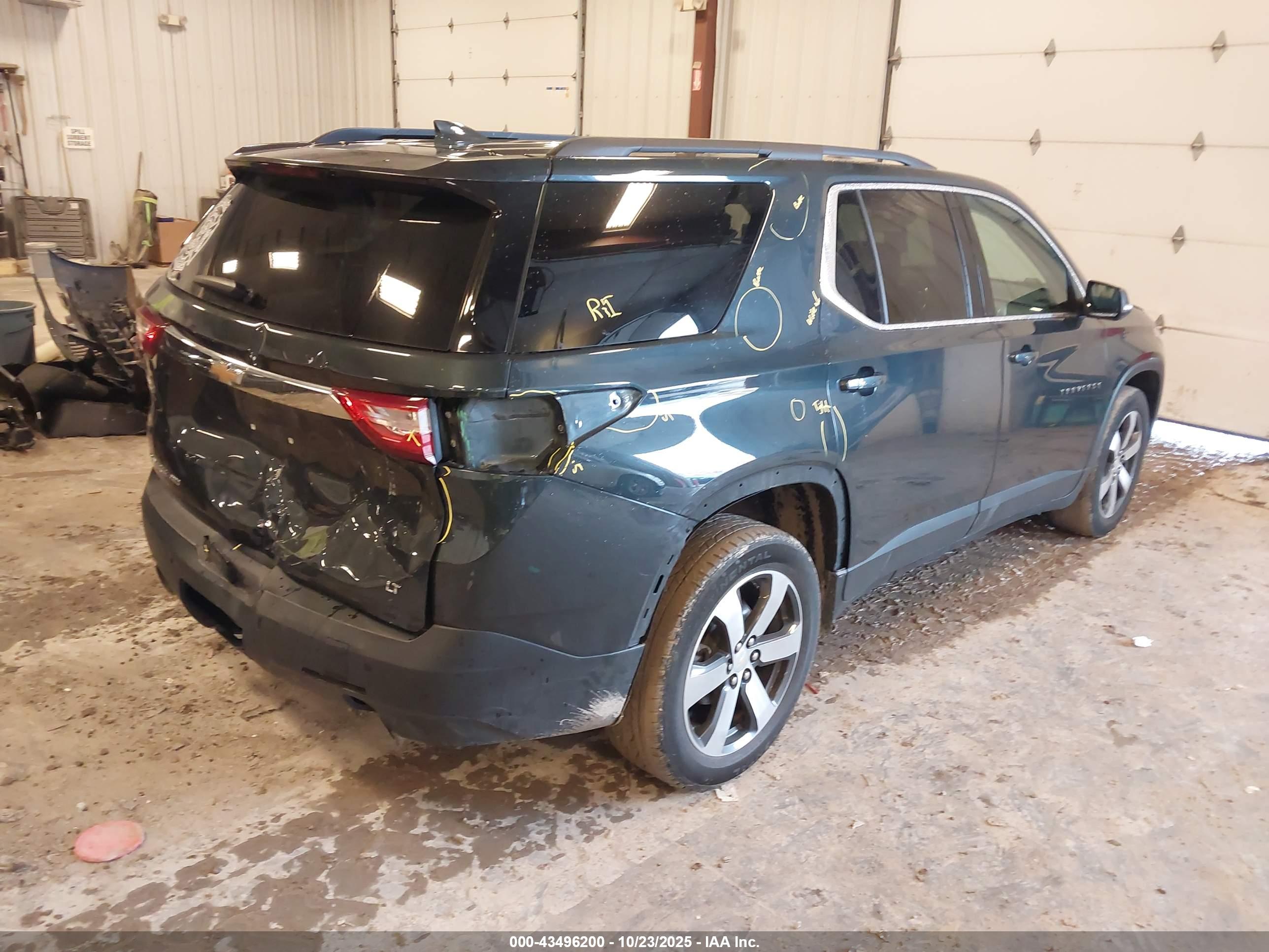 CHEVROLET TRAVERSE image 4